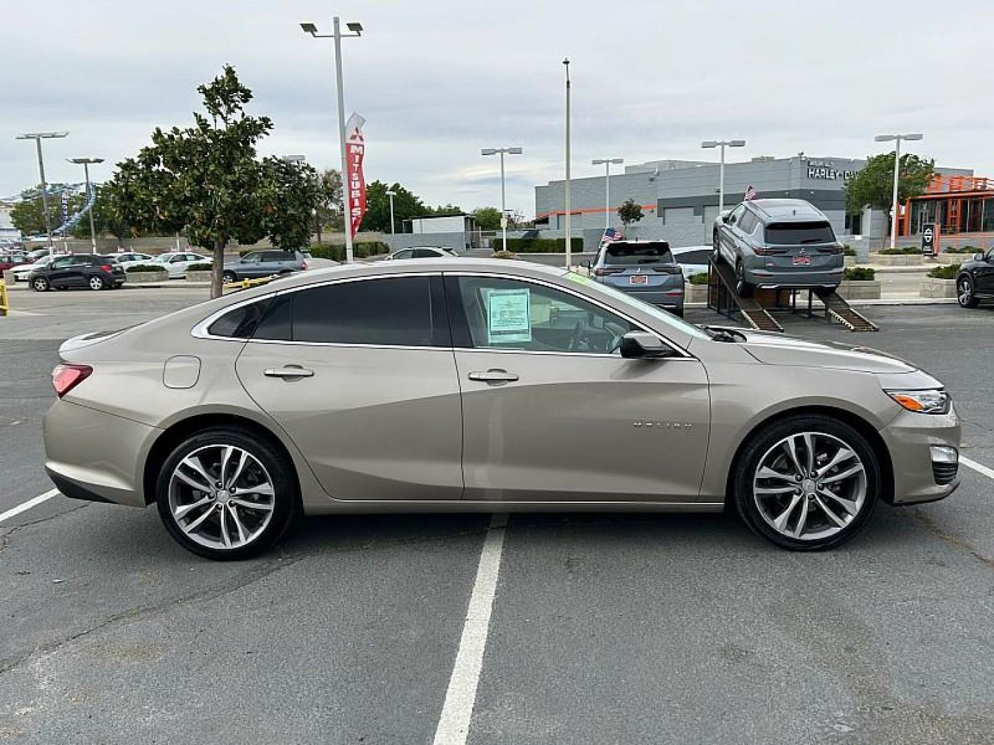 2024 GOLD Chevrolet Malibu (1G1ZE5ST6RF) with an 4-Cyl Turbo 1.5 Liter engine, Automatic CVT transmission, located at 412 Auto Vista Drive, Palmdale, CA, 93551, (661) 945-0620, 34.592636, -118.136681 - Photo#9