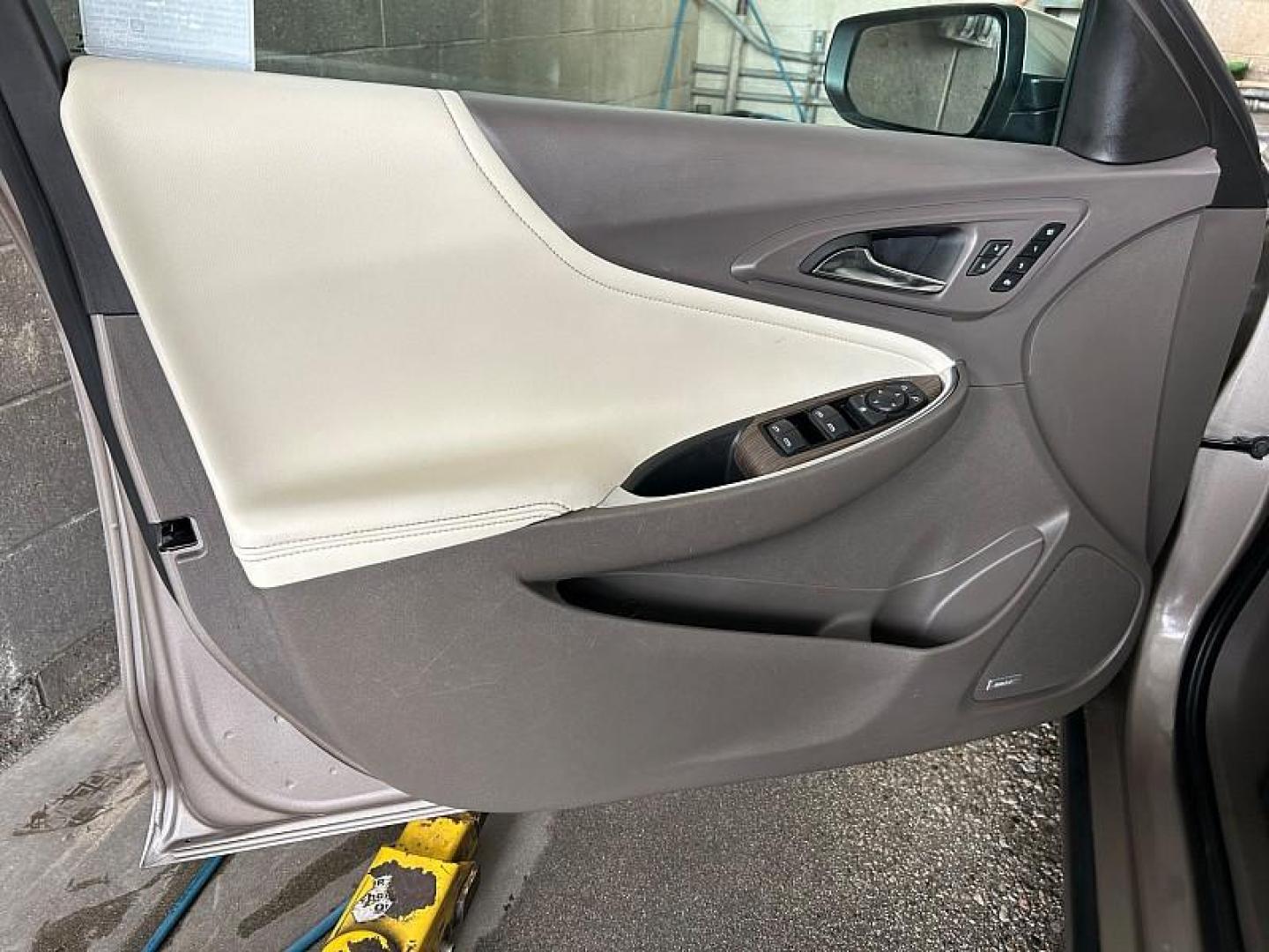 2024 GOLD Chevrolet Malibu (1G1ZE5ST6RF) with an 4-Cyl Turbo 1.5 Liter engine, Automatic CVT transmission, located at 412 Auto Vista Drive, Palmdale, CA, 93551, (661) 945-0620, 34.592636, -118.136681 - Photo#16