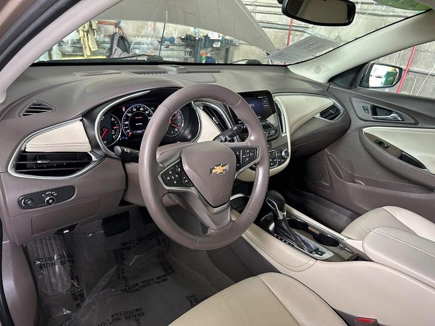 2024 GOLD Chevrolet Malibu (1G1ZE5ST6RF) with an 4-Cyl Turbo 1.5 Liter engine, Automatic CVT transmission, located at 412 Auto Vista Drive, Palmdale, CA, 93551, (661) 945-0620, 34.592636, -118.136681 - Photo#17