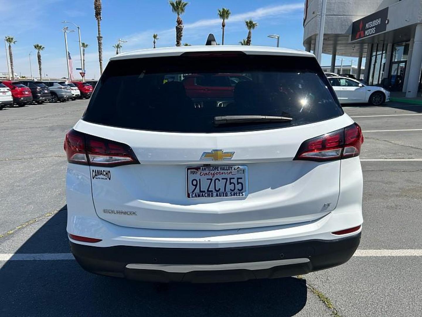 2024 WHITE Chevrolet Equinox (3GNAXKEG0RL) with an 4-Cyl Turbo 1.5 Liter engine, Automatic 6-Spd w/Overdrive transmission, located at 412 Auto Vista Drive, Palmdale, CA, 93551, (661) 945-0620, 34.592636, -118.136681 - Photo#3