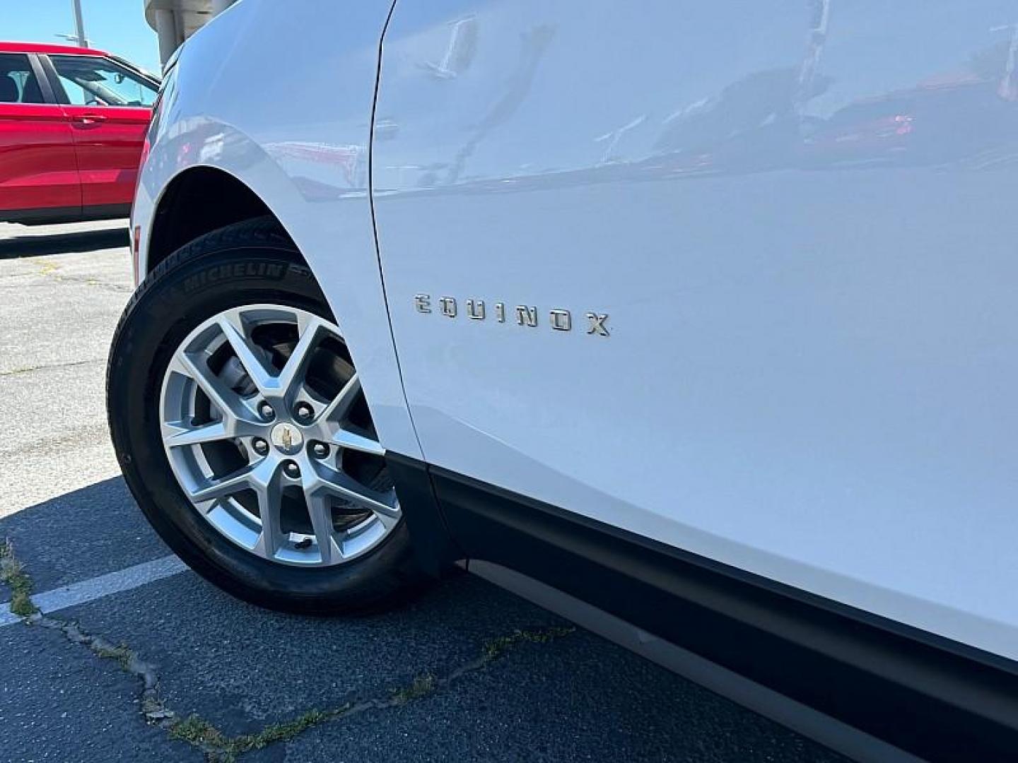 2024 WHITE Chevrolet Equinox (3GNAXKEG0RL) with an 4-Cyl Turbo 1.5 Liter engine, Automatic 6-Spd w/Overdrive transmission, located at 412 Auto Vista Drive, Palmdale, CA, 93551, (661) 945-0620, 34.592636, -118.136681 - Photo#9