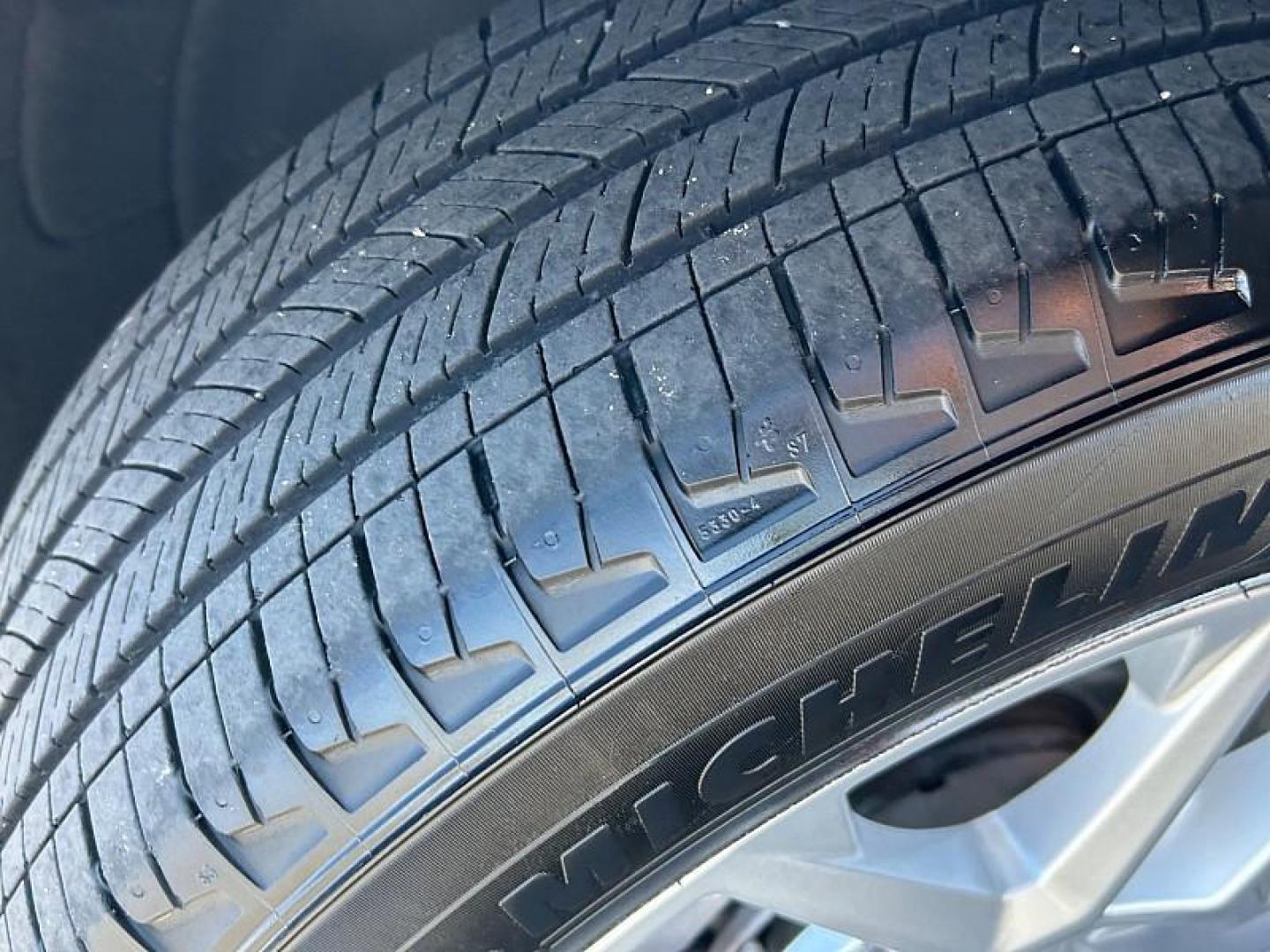 2024 WHITE Chevrolet Equinox (3GNAXKEG0RL) with an 4-Cyl Turbo 1.5 Liter engine, Automatic 6-Spd w/Overdrive transmission, located at 412 Auto Vista Drive, Palmdale, CA, 93551, (661) 945-0620, 34.592636, -118.136681 - Photo#15