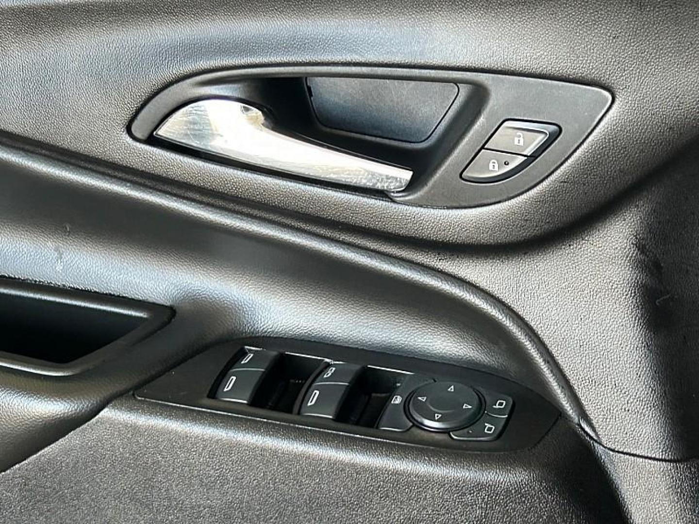 2024 WHITE Chevrolet Equinox (3GNAXKEG0RL) with an 4-Cyl Turbo 1.5 Liter engine, Automatic 6-Spd w/Overdrive transmission, located at 412 Auto Vista Drive, Palmdale, CA, 93551, (661) 945-0620, 34.592636, -118.136681 - Photo#26