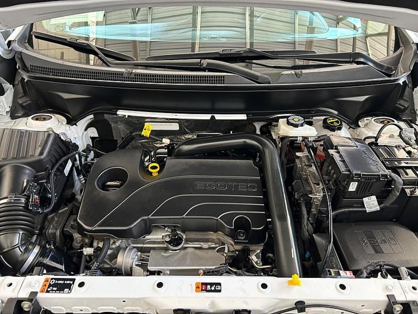 2024 WHITE Chevrolet Equinox (3GNAXKEG0RL) with an 4-Cyl Turbo 1.5 Liter engine, Automatic 6-Spd w/Overdrive transmission, located at 412 Auto Vista Drive, Palmdale, CA, 93551, (661) 945-0620, 34.592636, -118.136681 - Photo#30