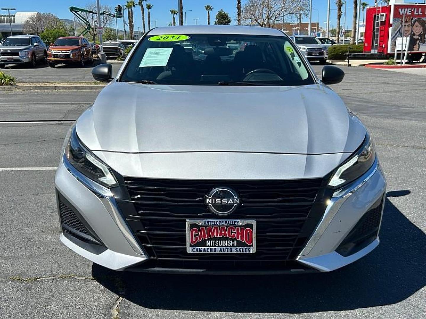 2024 SILVER Nissan Altima (1N4BL4DV6RN) with an 4-Cyl 2.5 Liter engine, Automatic Xtronic CVT transmission, located at 412 Auto Vista Drive, Palmdale, CA, 93551, (661) 945-0620, 34.592636, -118.136681 - Photo#1