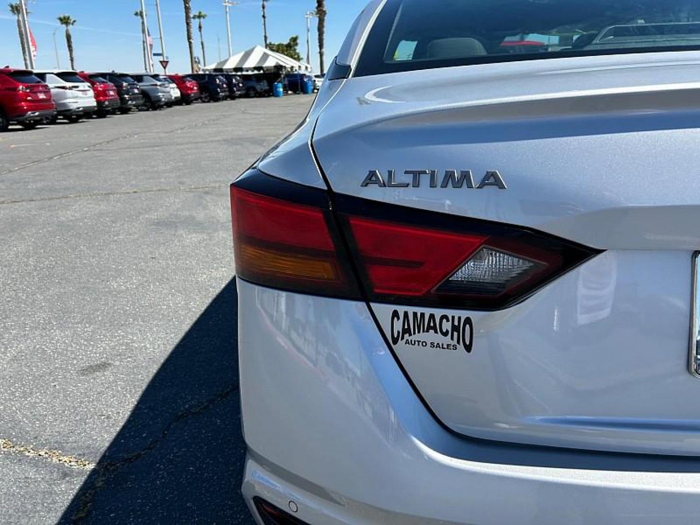2024 SILVER Nissan Altima (1N4BL4DV6RN) with an 4-Cyl 2.5 Liter engine, Automatic Xtronic CVT transmission, located at 412 Auto Vista Drive, Palmdale, CA, 93551, (661) 945-0620, 34.592636, -118.136681 - Photo#11