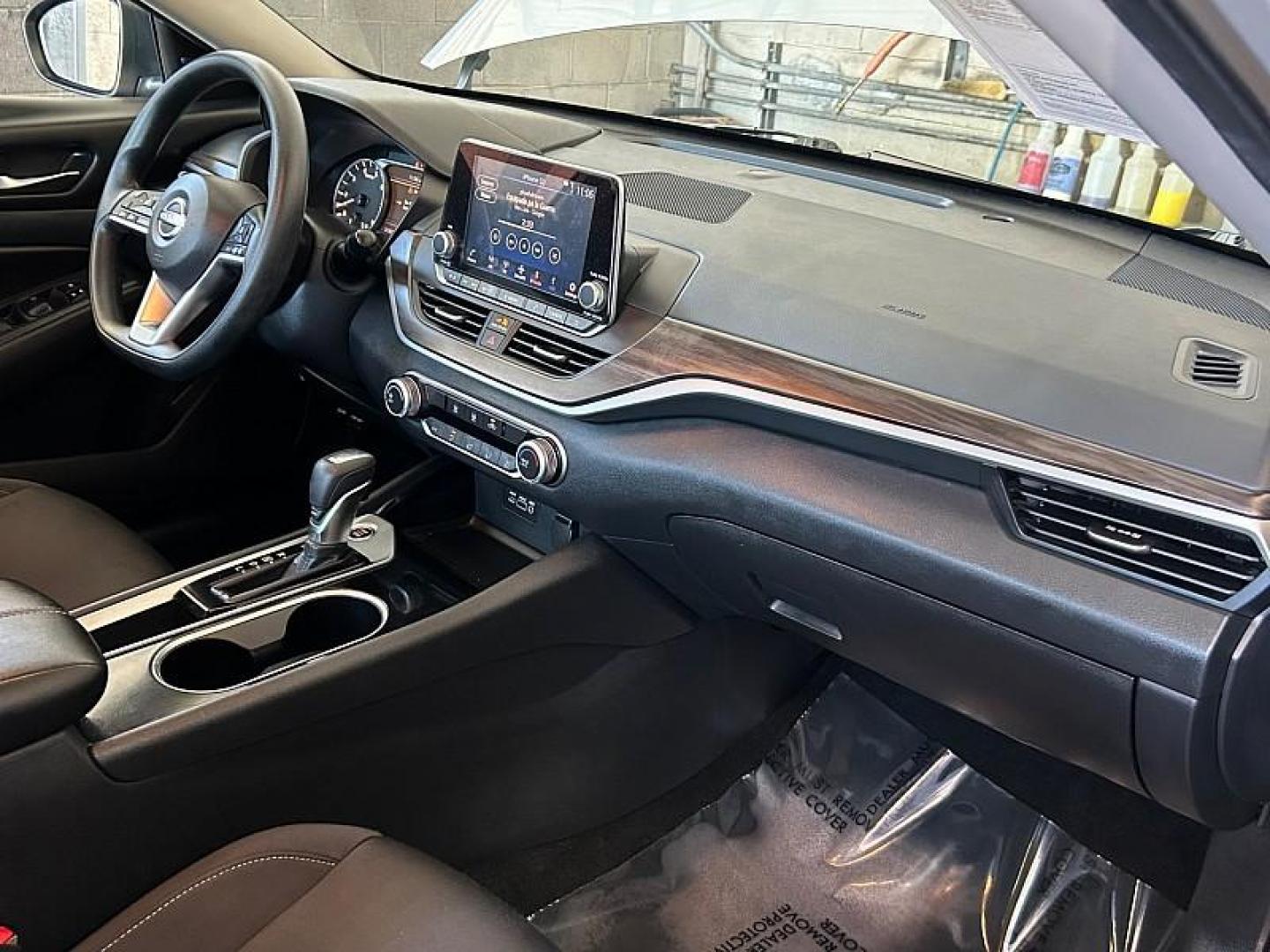 2024 SILVER Nissan Altima (1N4BL4DV6RN) with an 4-Cyl 2.5 Liter engine, Automatic Xtronic CVT transmission, located at 412 Auto Vista Drive, Palmdale, CA, 93551, (661) 945-0620, 34.592636, -118.136681 - Photo#26