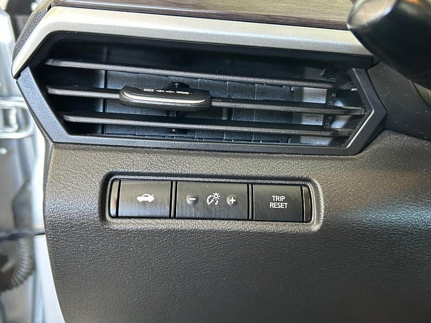 2024 SILVER Nissan Altima (1N4BL4DV6RN) with an 4-Cyl 2.5 Liter engine, Automatic Xtronic CVT transmission, located at 412 Auto Vista Drive, Palmdale, CA, 93551, (661) 945-0620, 34.592636, -118.136681 - Photo#27