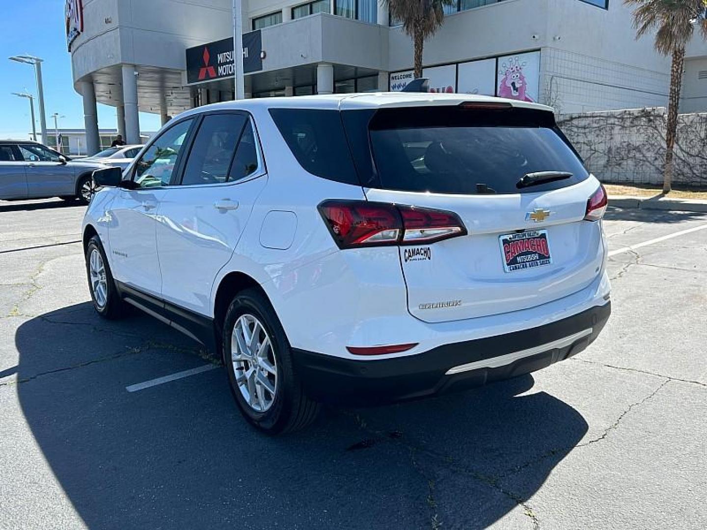2024 WHITE Chevrolet Malibu (1G1ZD5STXRF) with an 4-Cyl Turbo 1.5 Liter engine, Automatic CVT transmission, located at 412 Auto Vista Drive, Palmdale, CA, 93551, (661) 945-0620, 34.592636, -118.136681 - Photo#5