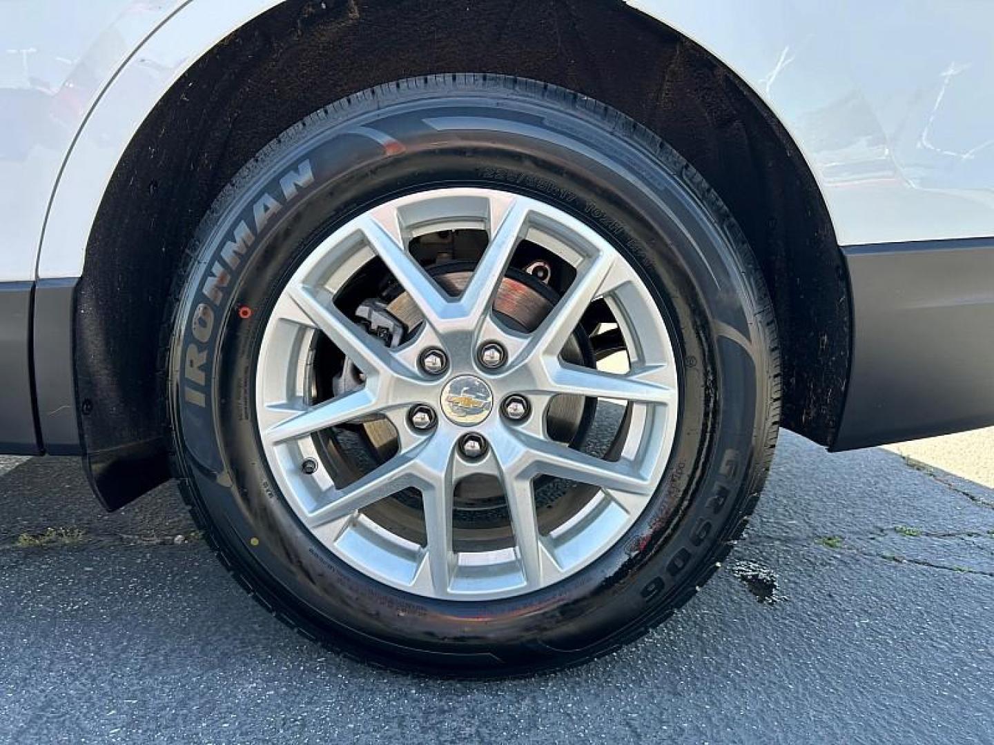 2024 WHITE Chevrolet Malibu (1G1ZD5STXRF) with an 4-Cyl Turbo 1.5 Liter engine, Automatic CVT transmission, located at 412 Auto Vista Drive, Palmdale, CA, 93551, (661) 945-0620, 34.592636, -118.136681 - Photo#14