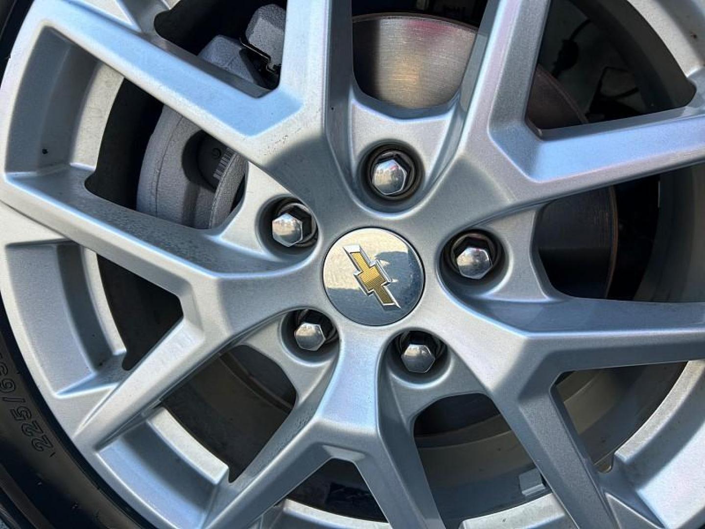 2024 WHITE Chevrolet Malibu (1G1ZD5STXRF) with an 4-Cyl Turbo 1.5 Liter engine, Automatic CVT transmission, located at 412 Auto Vista Drive, Palmdale, CA, 93551, (661) 945-0620, 34.592636, -118.136681 - Photo#16