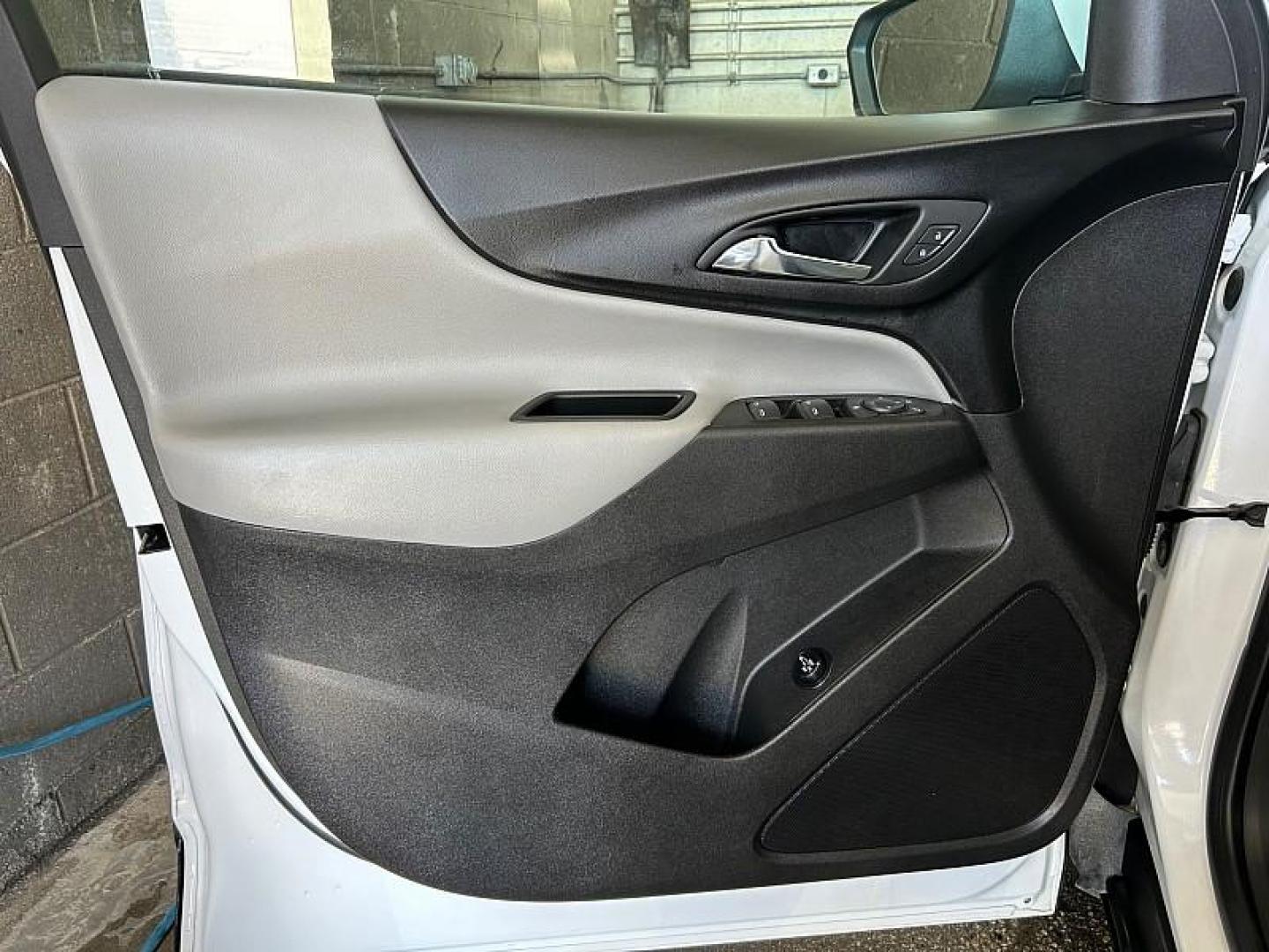 2024 WHITE Chevrolet Malibu (1G1ZD5STXRF) with an 4-Cyl Turbo 1.5 Liter engine, Automatic CVT transmission, located at 412 Auto Vista Drive, Palmdale, CA, 93551, (661) 945-0620, 34.592636, -118.136681 - Photo#17