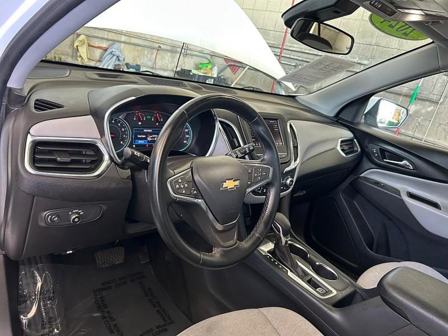 2024 WHITE Chevrolet Malibu (1G1ZD5STXRF) with an 4-Cyl Turbo 1.5 Liter engine, Automatic CVT transmission, located at 412 Auto Vista Drive, Palmdale, CA, 93551, (661) 945-0620, 34.592636, -118.136681 - Photo#18