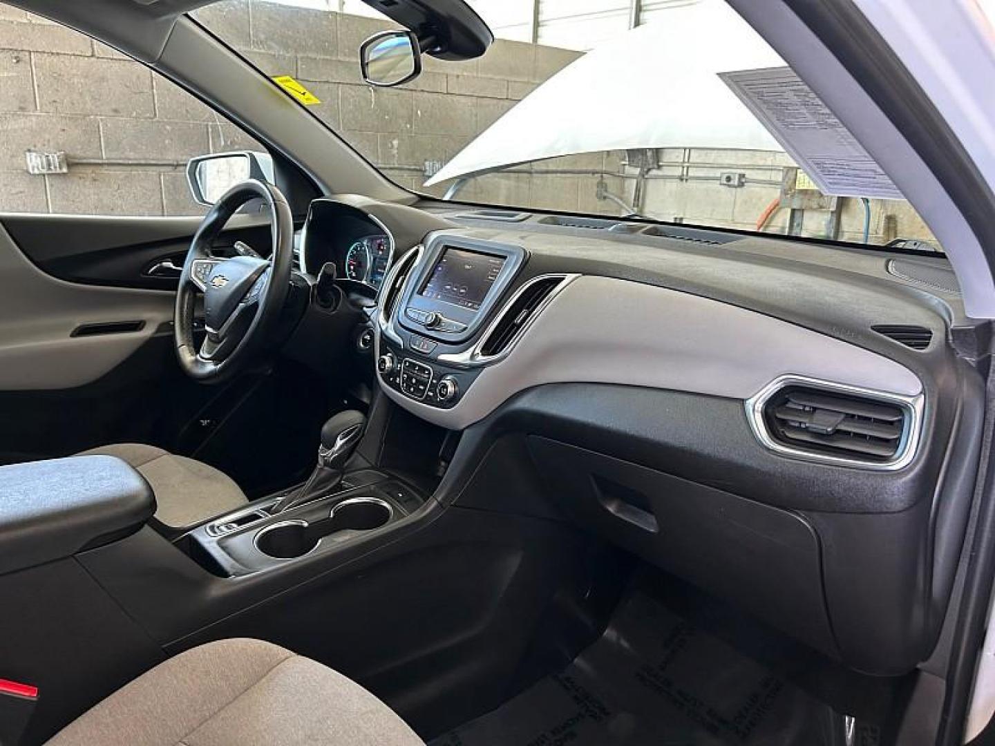 2024 WHITE Chevrolet Malibu (1G1ZD5STXRF) with an 4-Cyl Turbo 1.5 Liter engine, Automatic CVT transmission, located at 412 Auto Vista Drive, Palmdale, CA, 93551, (661) 945-0620, 34.592636, -118.136681 - Photo#23