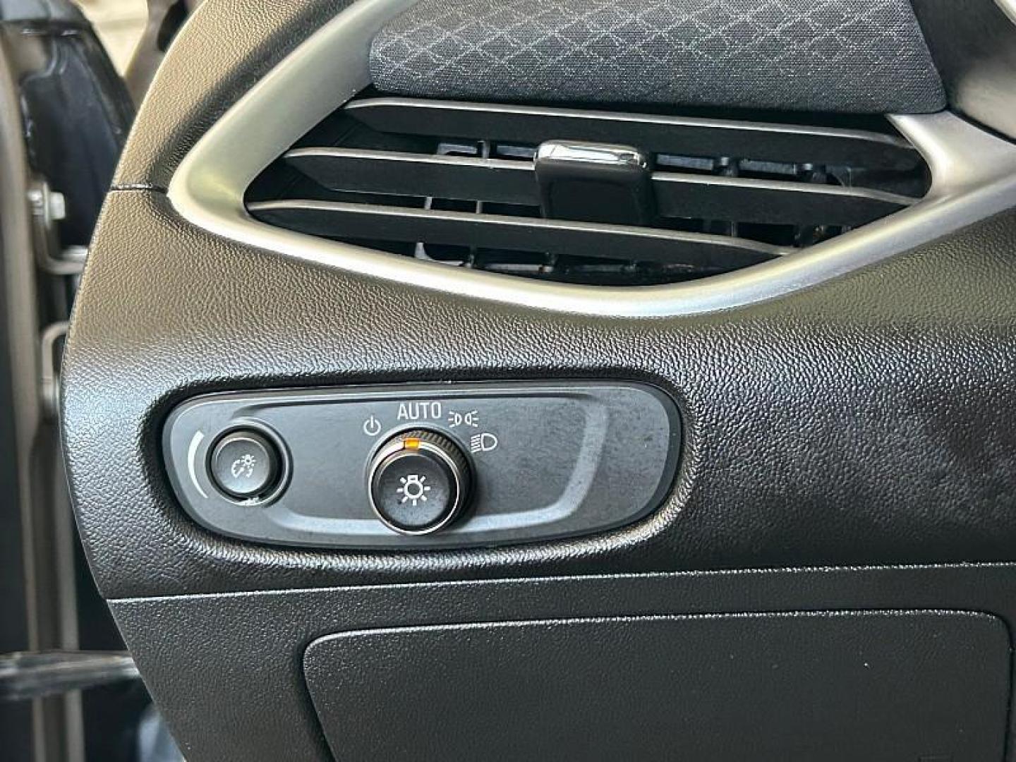 2024 GRAY Chevrolet Malibu (1G1ZD5ST5RF) with an 4-Cyl Turbo 1.5 Liter engine, Automatic CVT transmission, located at 412 Auto Vista Drive, Palmdale, CA, 93551, (661) 945-0620, 34.592636, -118.136681 - Photo#27