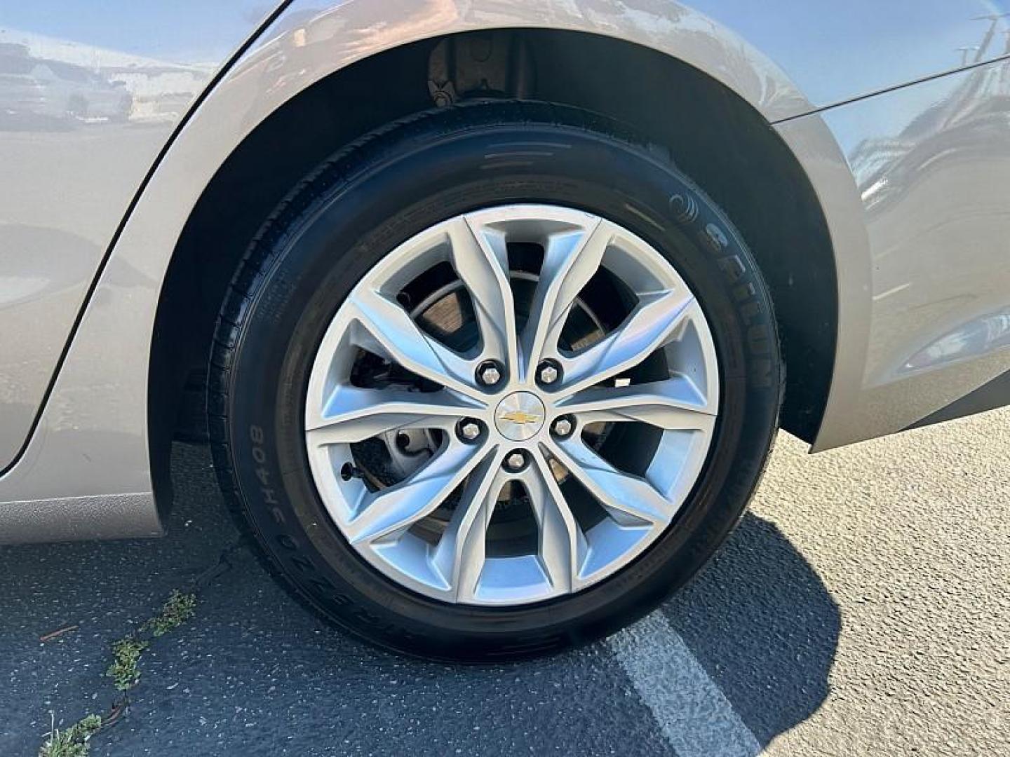 2024 GRAY Chevrolet Malibu (1G1ZD5ST5RF) with an 4-Cyl Turbo 1.5 Liter engine, Automatic CVT transmission, located at 412 Auto Vista Drive, Palmdale, CA, 93551, (661) 945-0620, 34.592636, -118.136681 - Photo#13