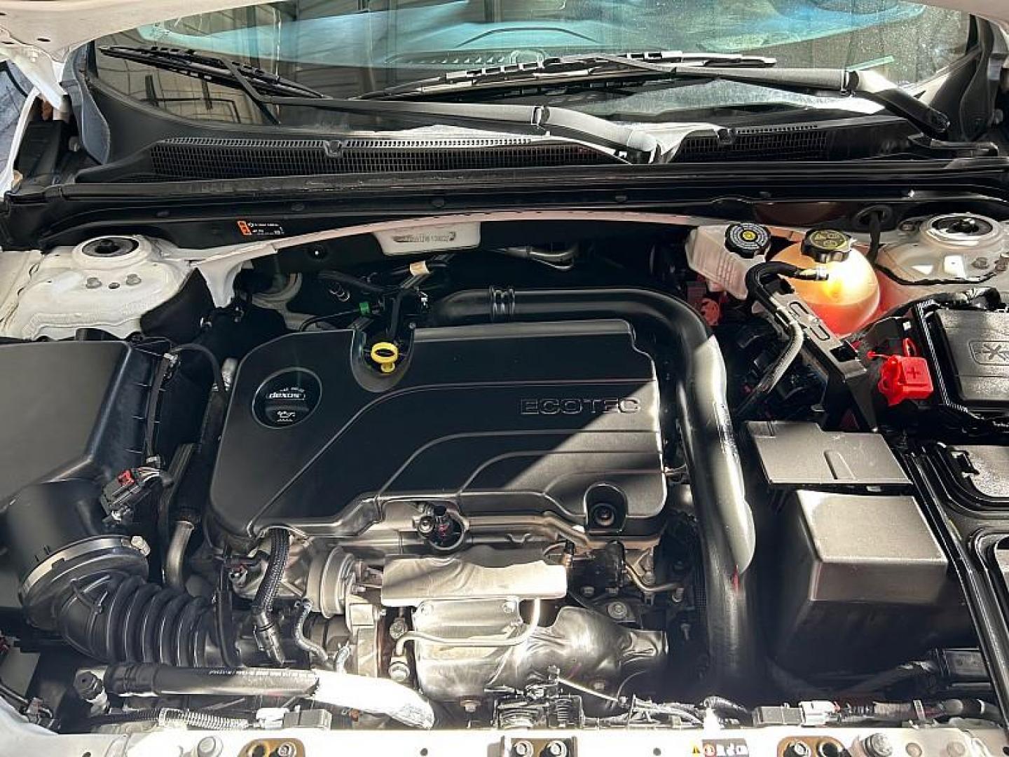 2024 WHITE Chevrolet Malibu (1G1ZD5ST7RF) with an 4-Cyl Turbo 1.5 Liter engine, Automatic CVT transmission, located at 412 Auto Vista Drive, Palmdale, CA, 93551, (661) 945-0620, 34.592636, -118.136681 - Photo#0