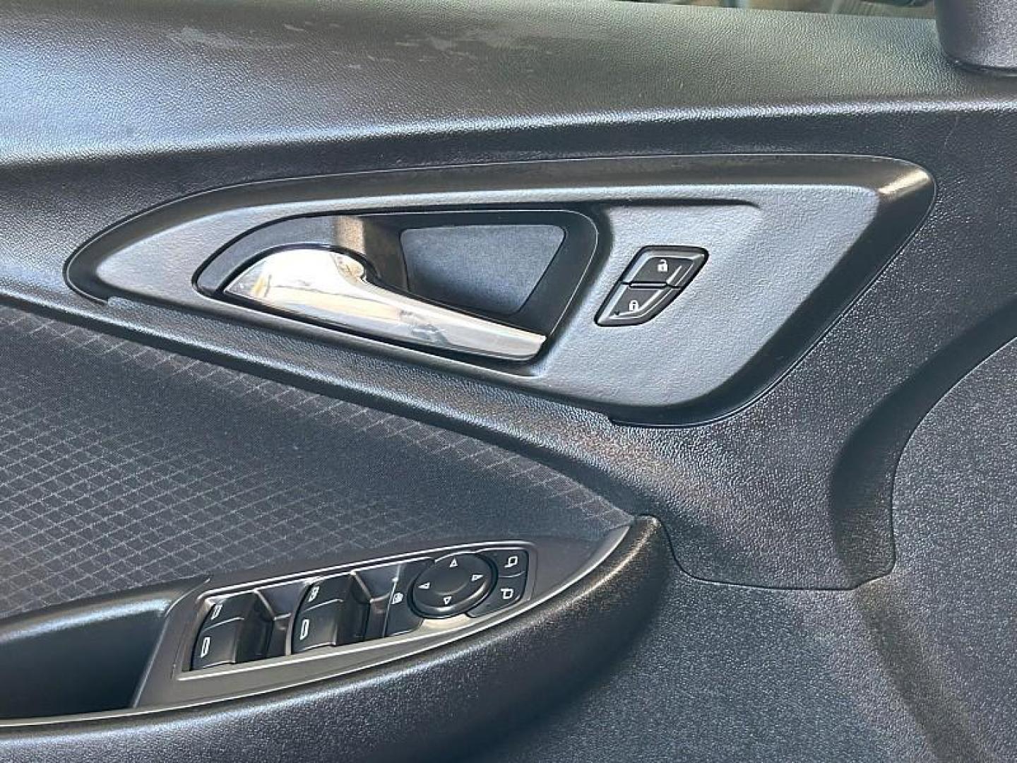 2024 WHITE Chevrolet Malibu (1G1ZD5ST7RF) with an 4-Cyl Turbo 1.5 Liter engine, Automatic CVT transmission, located at 412 Auto Vista Drive, Palmdale, CA, 93551, (661) 945-0620, 34.592636, -118.136681 - Photo#2