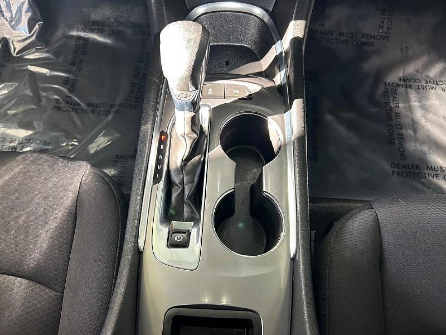 2024 WHITE Chevrolet Malibu (1G1ZD5ST7RF) with an 4-Cyl Turbo 1.5 Liter engine, Automatic CVT transmission, located at 412 Auto Vista Drive, Palmdale, CA, 93551, (661) 945-0620, 34.592636, -118.136681 - Photo#10