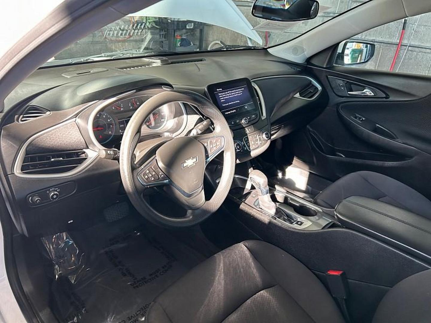 2024 WHITE Chevrolet Malibu (1G1ZD5ST7RF) with an 4-Cyl Turbo 1.5 Liter engine, Automatic CVT transmission, located at 412 Auto Vista Drive, Palmdale, CA, 93551, (661) 945-0620, 34.592636, -118.136681 - Photo#12