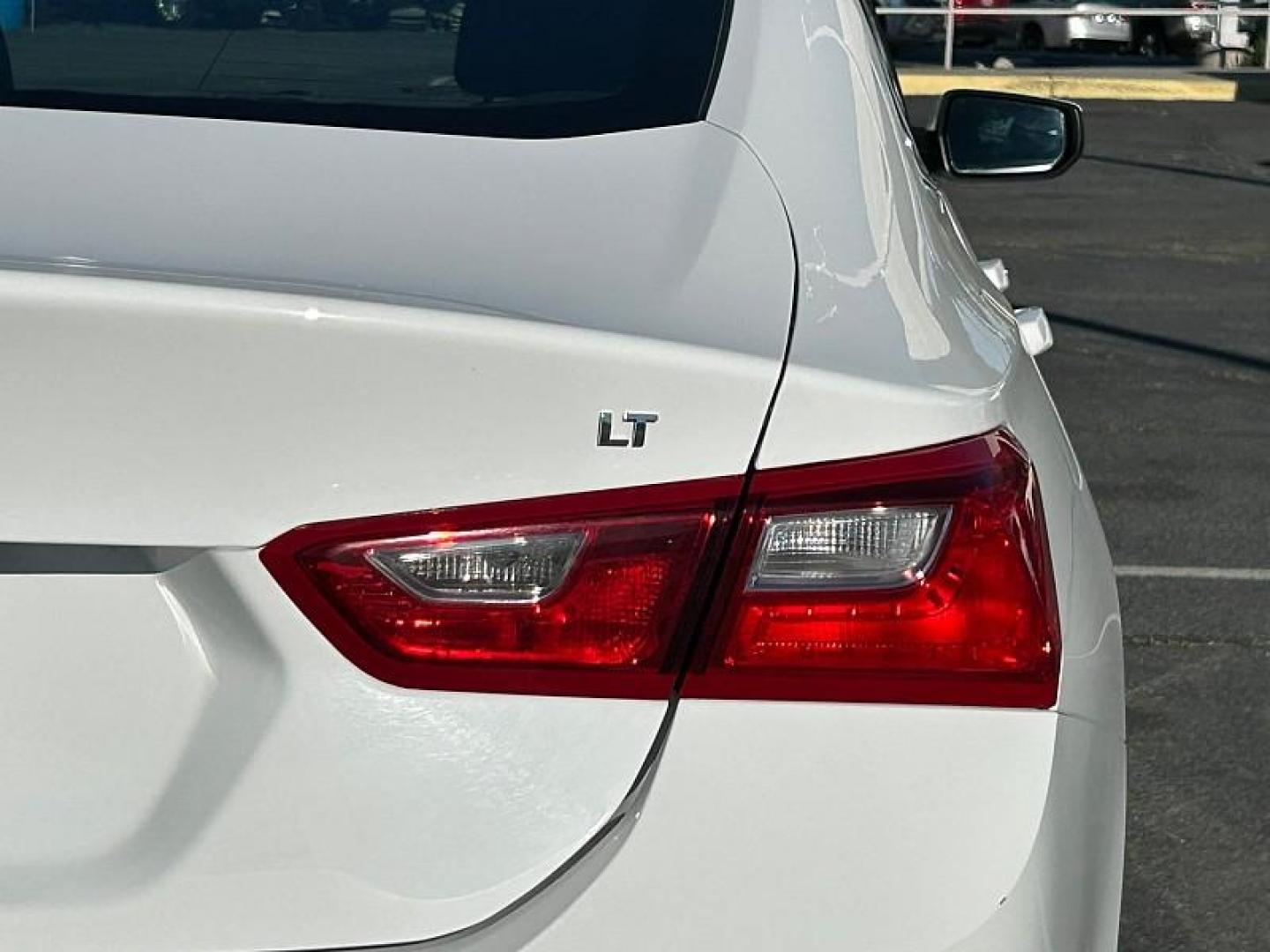2024 WHITE Chevrolet Malibu (1G1ZD5ST7RF) with an 4-Cyl Turbo 1.5 Liter engine, Automatic CVT transmission, located at 412 Auto Vista Drive, Palmdale, CA, 93551, (661) 945-0620, 34.592636, -118.136681 - Photo#15