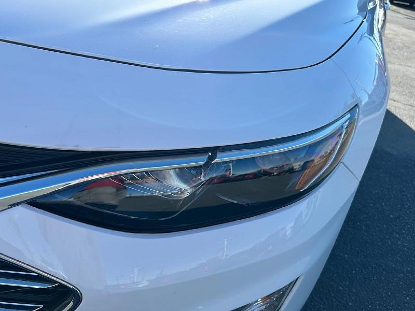 2024 WHITE Chevrolet Malibu (1G1ZD5ST7RF) with an 4-Cyl Turbo 1.5 Liter engine, Automatic CVT transmission, located at 412 Auto Vista Drive, Palmdale, CA, 93551, (661) 945-0620, 34.592636, -118.136681 - Photo#18