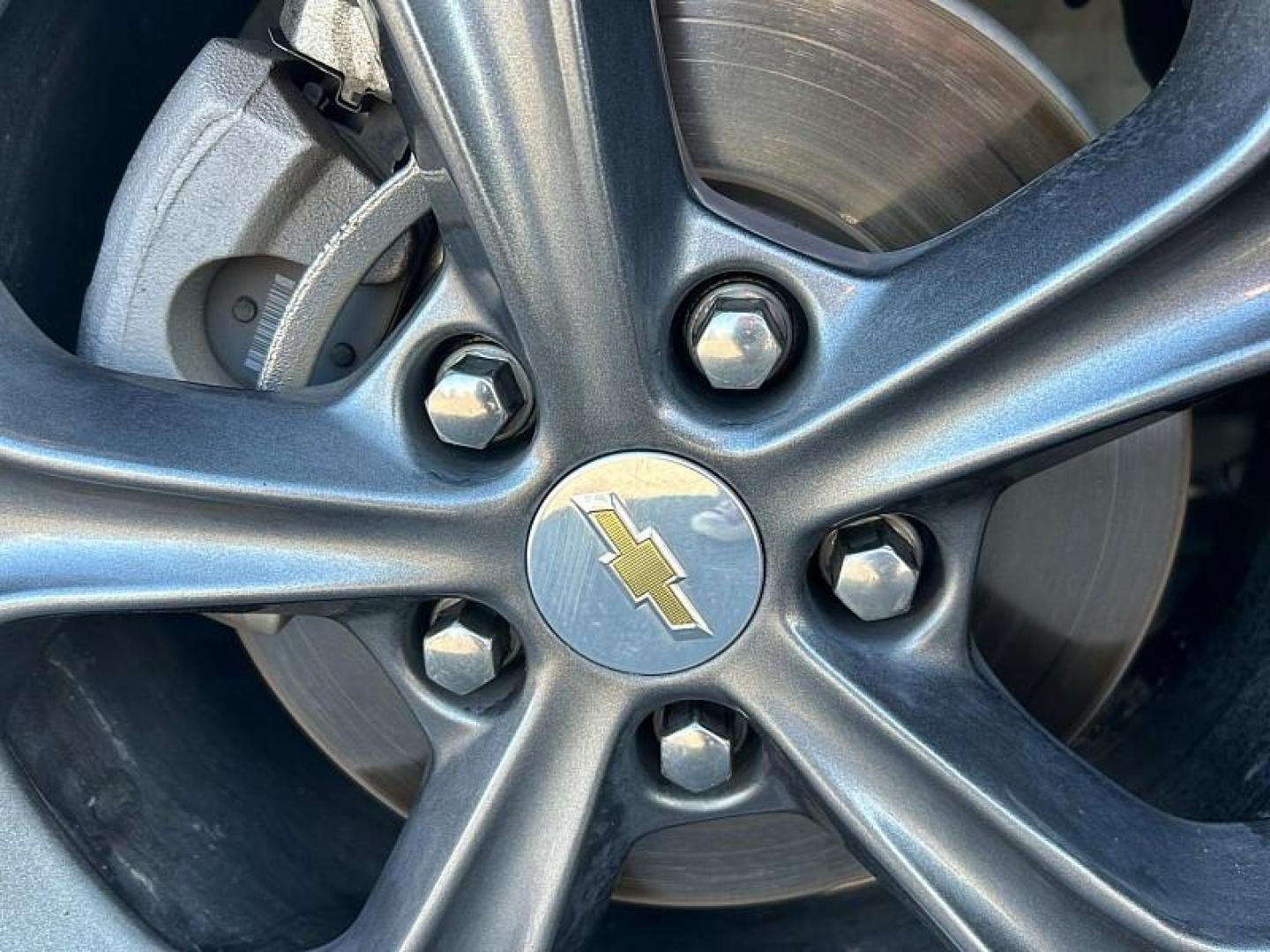 2024 WHITE Chevrolet Malibu (1G1ZD5ST7RF) with an 4-Cyl Turbo 1.5 Liter engine, Automatic CVT transmission, located at 412 Auto Vista Drive, Palmdale, CA, 93551, (661) 945-0620, 34.592636, -118.136681 - Photo#20