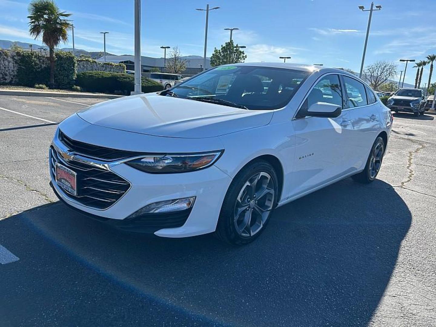 2024 WHITE Chevrolet Malibu (1G1ZD5ST7RF) with an 4-Cyl Turbo 1.5 Liter engine, Automatic CVT transmission, located at 412 Auto Vista Drive, Palmdale, CA, 93551, (661) 945-0620, 34.592636, -118.136681 - Photo#23