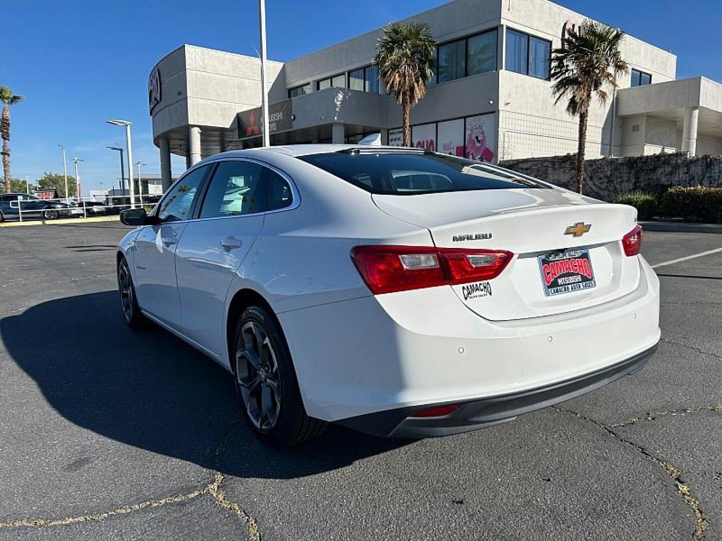 2024 WHITE Chevrolet Malibu (1G1ZD5ST7RF) with an 4-Cyl Turbo 1.5 Liter engine, Automatic CVT transmission, located at 412 Auto Vista Drive, Palmdale, CA, 93551, (661) 945-0620, 34.592636, -118.136681 - Photo#25