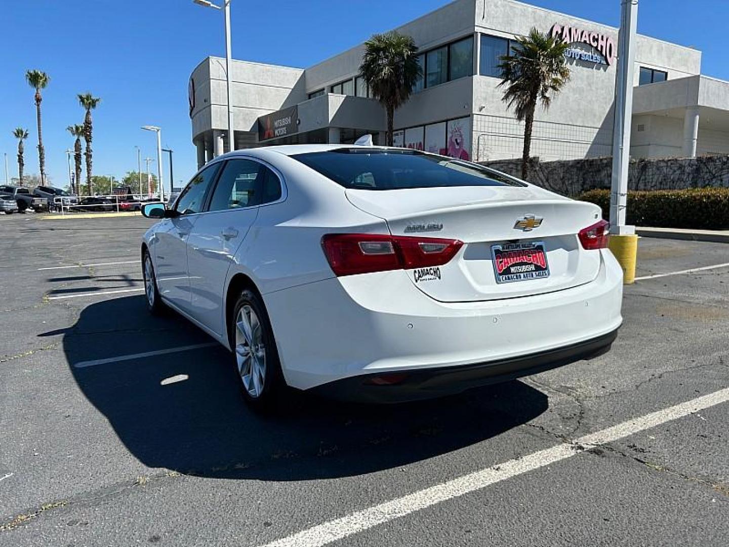 2024 white Chevrolet Malibu (1G1ZD5ST0RF) with an 4-Cyl Turbo 1.5 Liter engine, Automatic CVT transmission, located at 412 Auto Vista Drive, Palmdale, CA, 93551, (661) 945-0620, 34.592636, -118.136681 - Photo#3