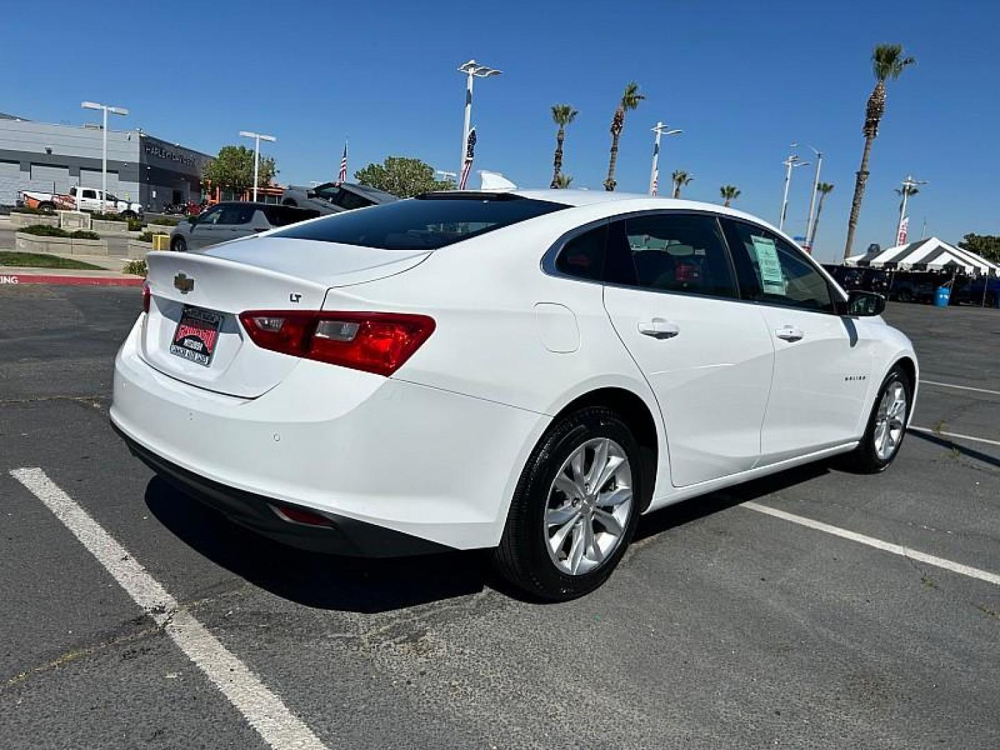 2024 white Chevrolet Malibu (1G1ZD5ST0RF) with an 4-Cyl Turbo 1.5 Liter engine, Automatic CVT transmission, located at 412 Auto Vista Drive, Palmdale, CA, 93551, (661) 945-0620, 34.592636, -118.136681 - Photo#7