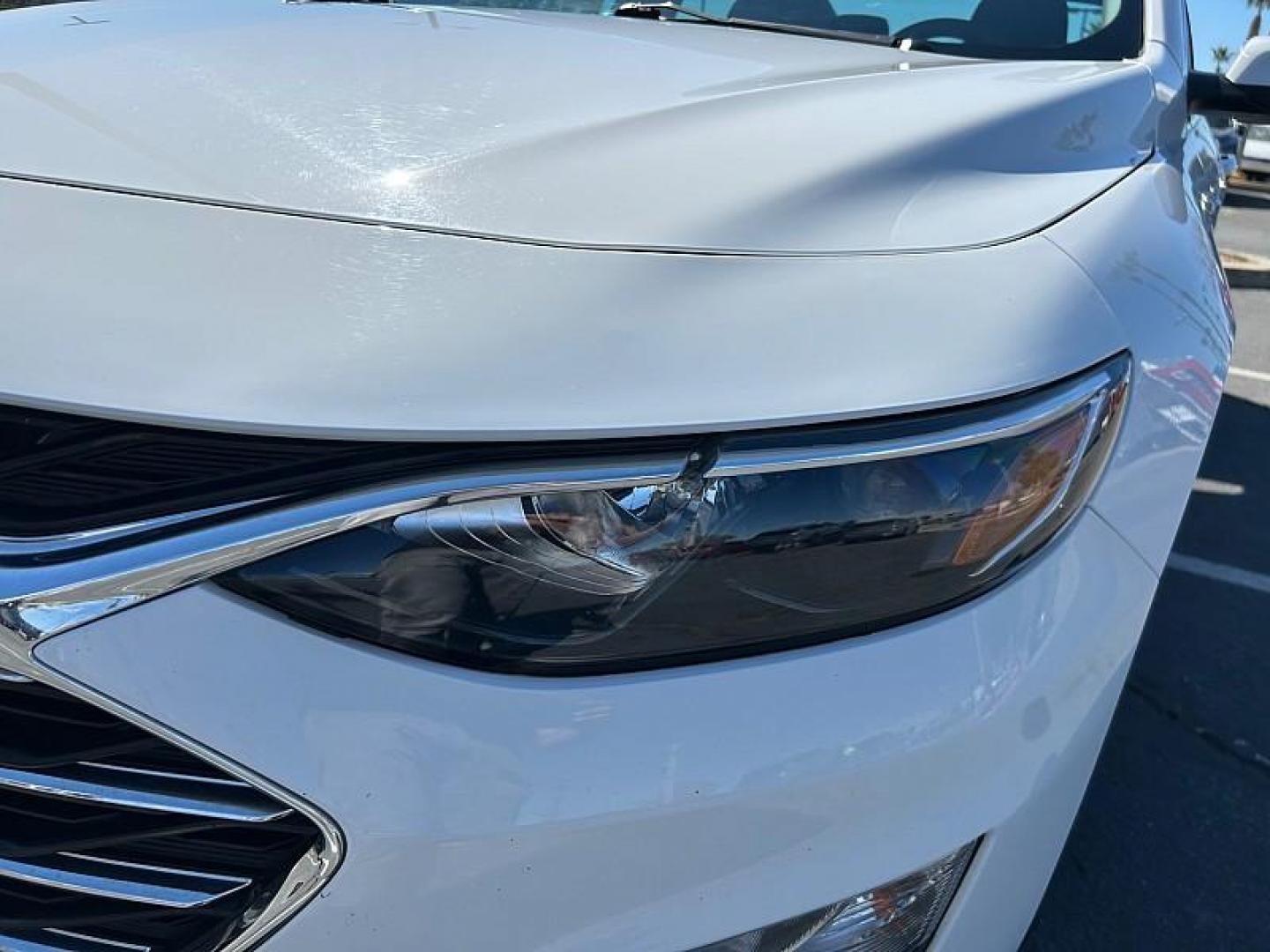 2024 white Chevrolet Malibu (1G1ZD5ST0RF) with an 4-Cyl Turbo 1.5 Liter engine, Automatic CVT transmission, located at 412 Auto Vista Drive, Palmdale, CA, 93551, (661) 945-0620, 34.592636, -118.136681 - Photo#9
