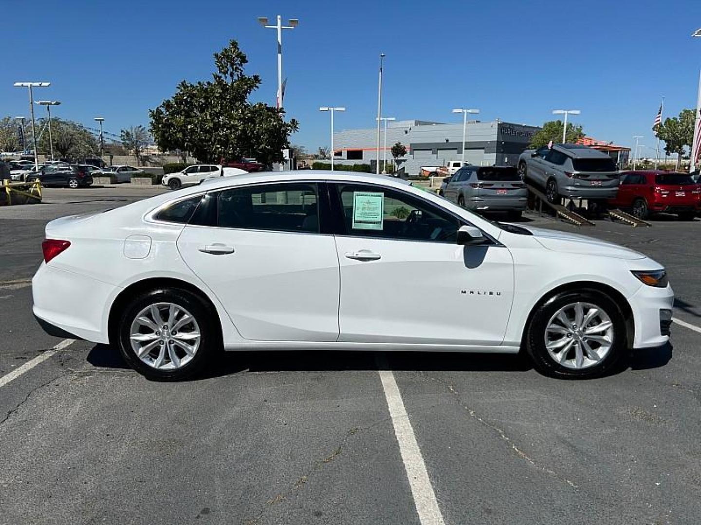 2024 white Chevrolet Malibu (1G1ZD5ST0RF) with an 4-Cyl Turbo 1.5 Liter engine, Automatic CVT transmission, located at 412 Auto Vista Drive, Palmdale, CA, 93551, (661) 945-0620, 34.592636, -118.136681 - Photo#11