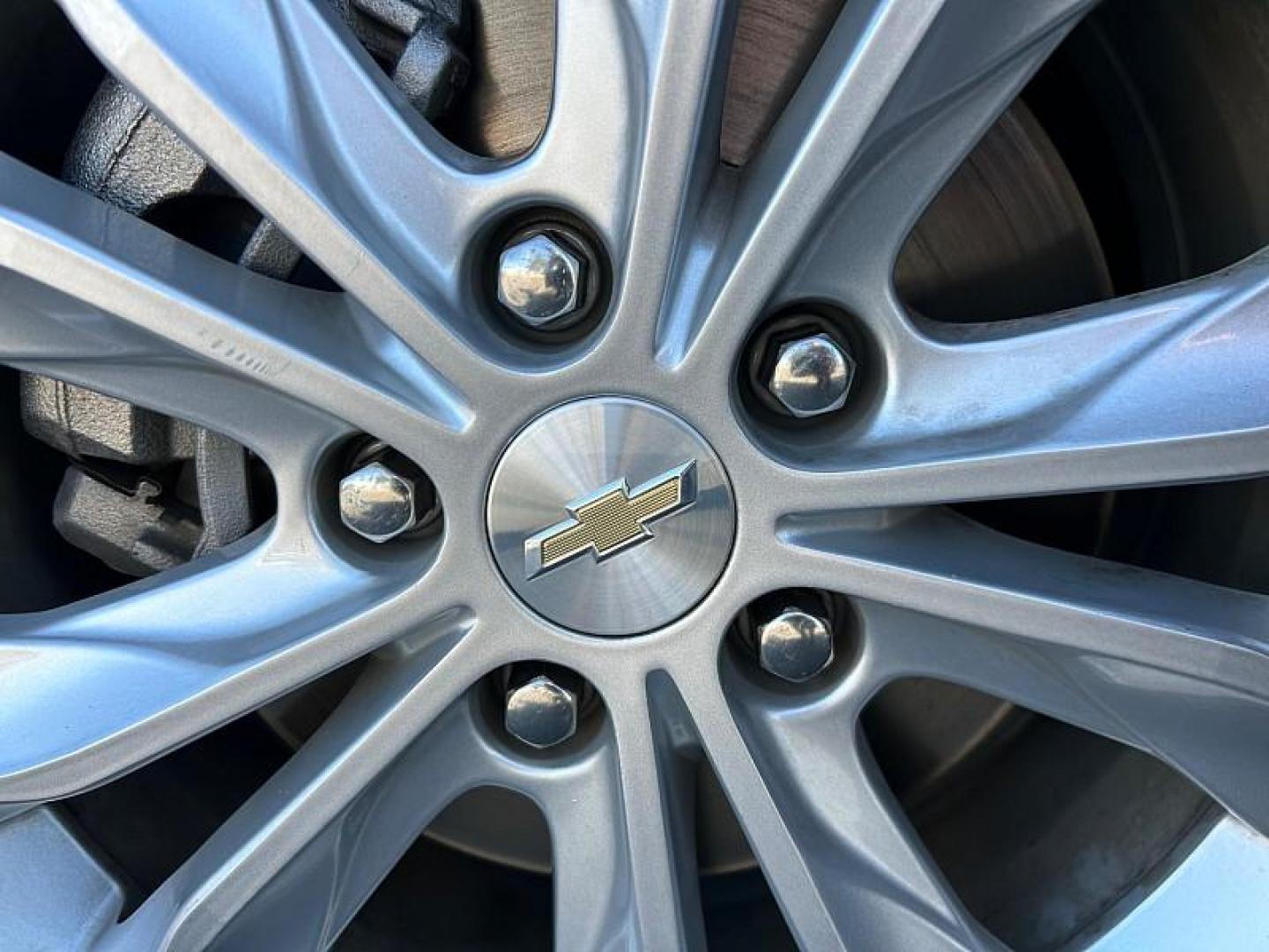 2024 white Chevrolet Malibu (1G1ZD5ST0RF) with an 4-Cyl Turbo 1.5 Liter engine, Automatic CVT transmission, located at 412 Auto Vista Drive, Palmdale, CA, 93551, (661) 945-0620, 34.592636, -118.136681 - Photo#16