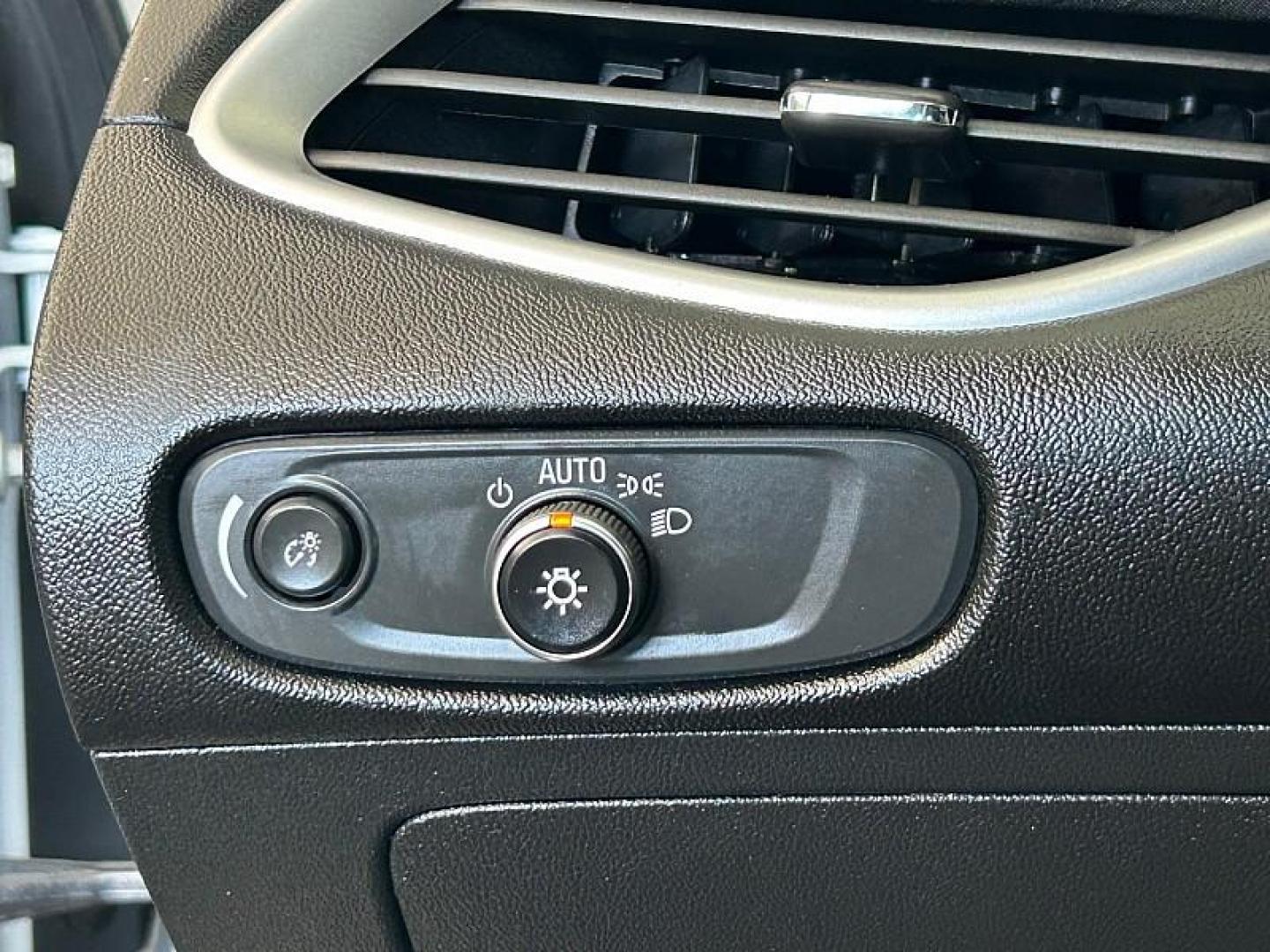 2024 white Chevrolet Malibu (1G1ZD5ST0RF) with an 4-Cyl Turbo 1.5 Liter engine, Automatic CVT transmission, located at 412 Auto Vista Drive, Palmdale, CA, 93551, (661) 945-0620, 34.592636, -118.136681 - Photo#28