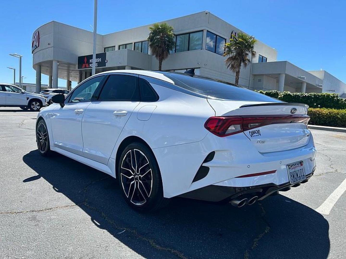 2021 WHITE Kia K5 (5XXG44J83MG) with an 4-Cyl Turbo 2.5 Liter engine, Automatic 8-Spd DCT transmission, located at 412 Auto Vista Drive, Palmdale, CA, 93551, (661) 945-0620, 34.592636, -118.136681 - Photo#2