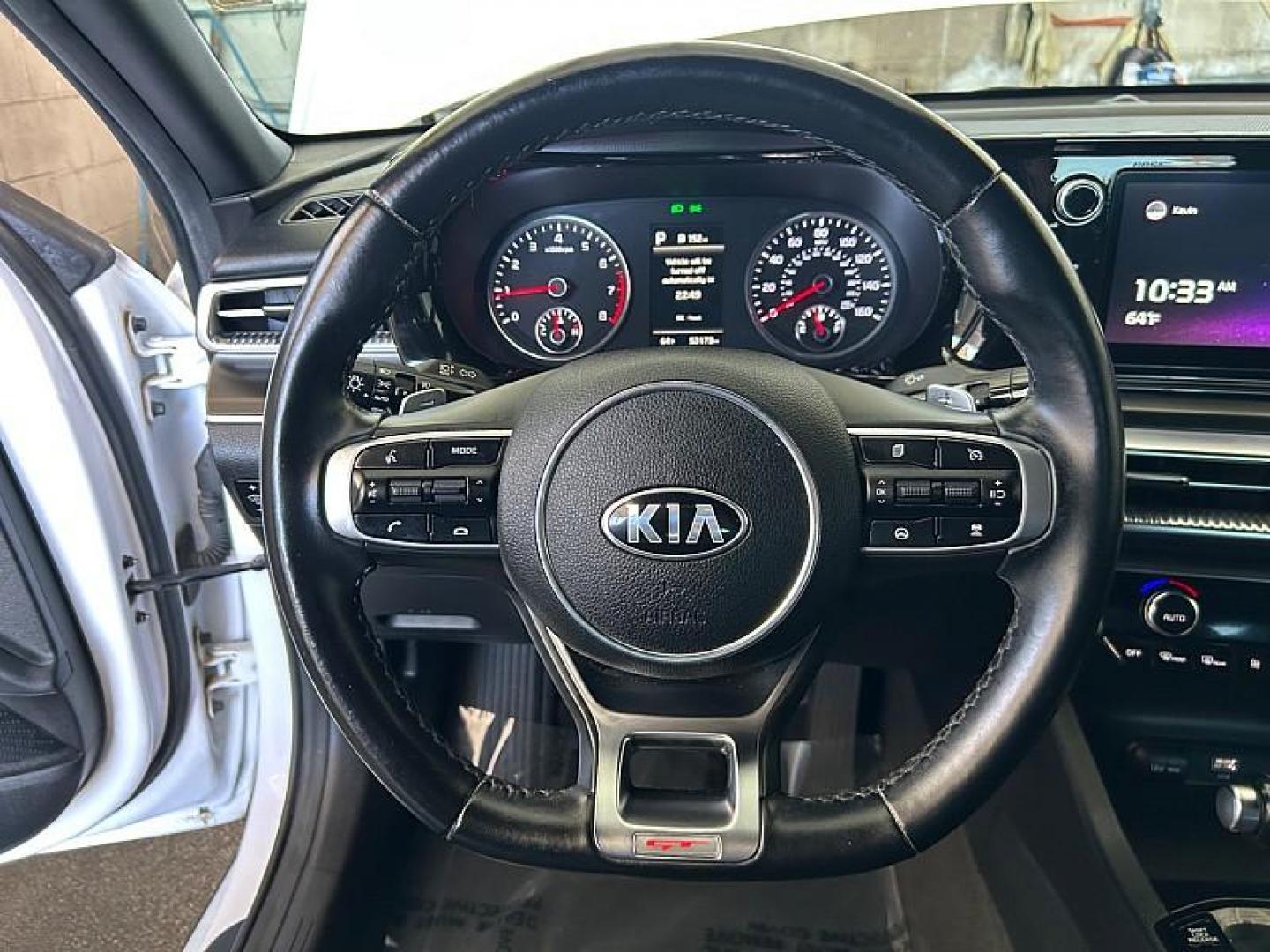 2021 WHITE Kia K5 (5XXG44J83MG) with an 4-Cyl Turbo 2.5 Liter engine, Automatic 8-Spd DCT transmission, located at 412 Auto Vista Drive, Palmdale, CA, 93551, (661) 945-0620, 34.592636, -118.136681 - Photo#16