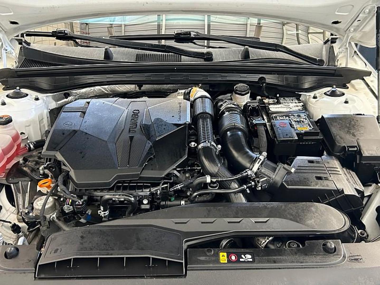 2021 WHITE Kia K5 (5XXG44J83MG) with an 4-Cyl Turbo 2.5 Liter engine, Automatic 8-Spd DCT transmission, located at 412 Auto Vista Drive, Palmdale, CA, 93551, (661) 945-0620, 34.592636, -118.136681 - Photo#15