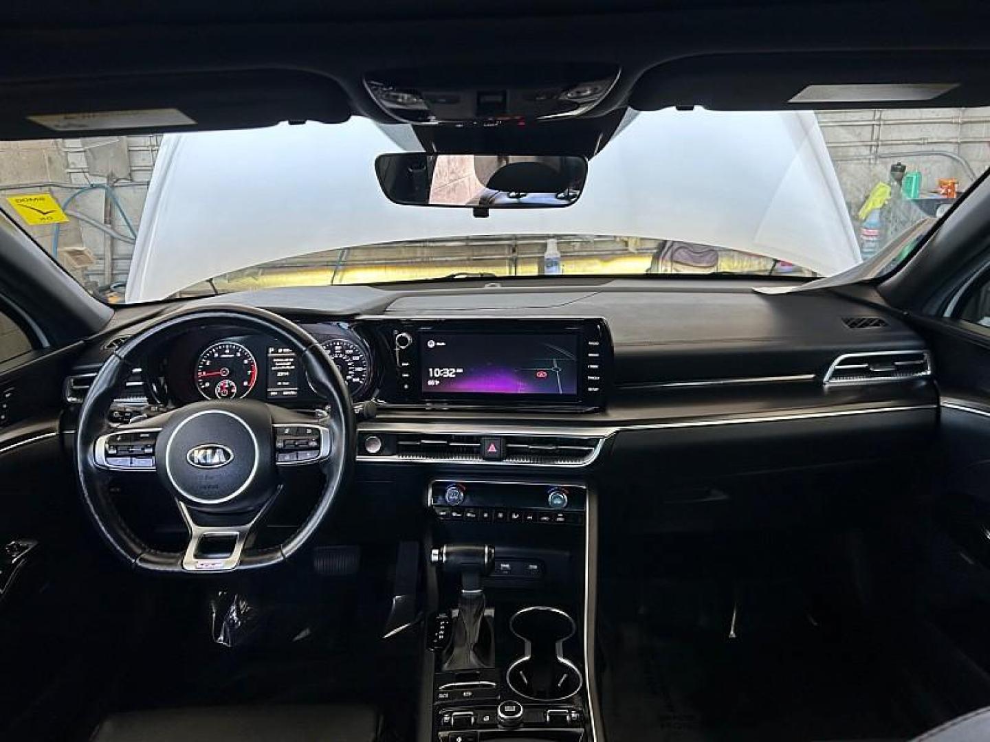 2021 WHITE Kia K5 (5XXG44J83MG) with an 4-Cyl Turbo 2.5 Liter engine, Automatic 8-Spd DCT transmission, located at 412 Auto Vista Drive, Palmdale, CA, 93551, (661) 945-0620, 34.592636, -118.136681 - Photo#23