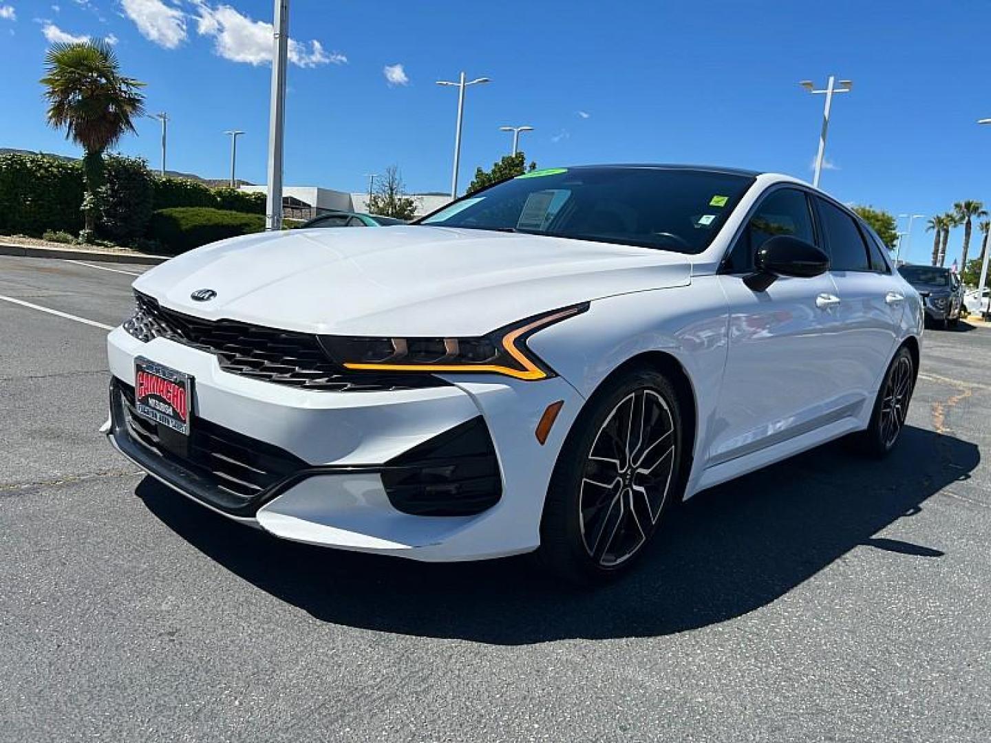 2021 WHITE Kia K5 (5XXG44J83MG) with an 4-Cyl Turbo 2.5 Liter engine, Automatic 8-Spd DCT transmission, located at 412 Auto Vista Drive, Palmdale, CA, 93551, (661) 945-0620, 34.592636, -118.136681 - Photo#7