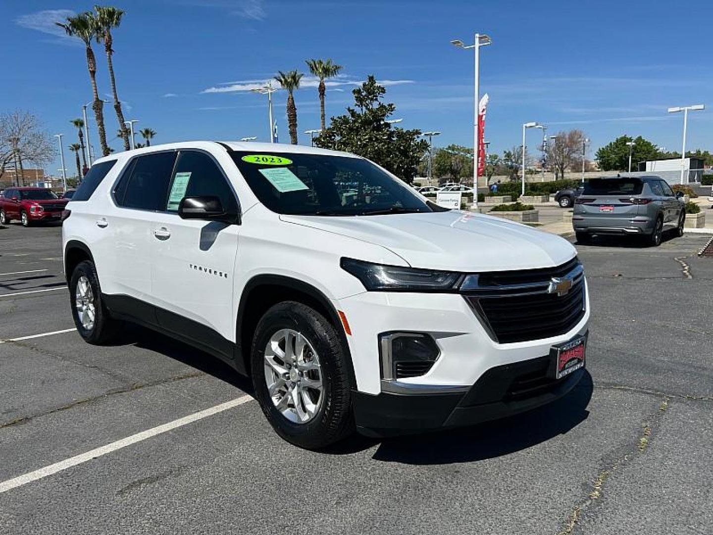 2023 WHITE Chevrolet Traverse (1GNEVFKWXPJ) with an V6 3.6 Liter engine, Automatic 9-Spd transmission, located at 412 Auto Vista Drive, Palmdale, CA, 93551, (661) 945-0620, 34.592636, -118.136681 - Photo#0