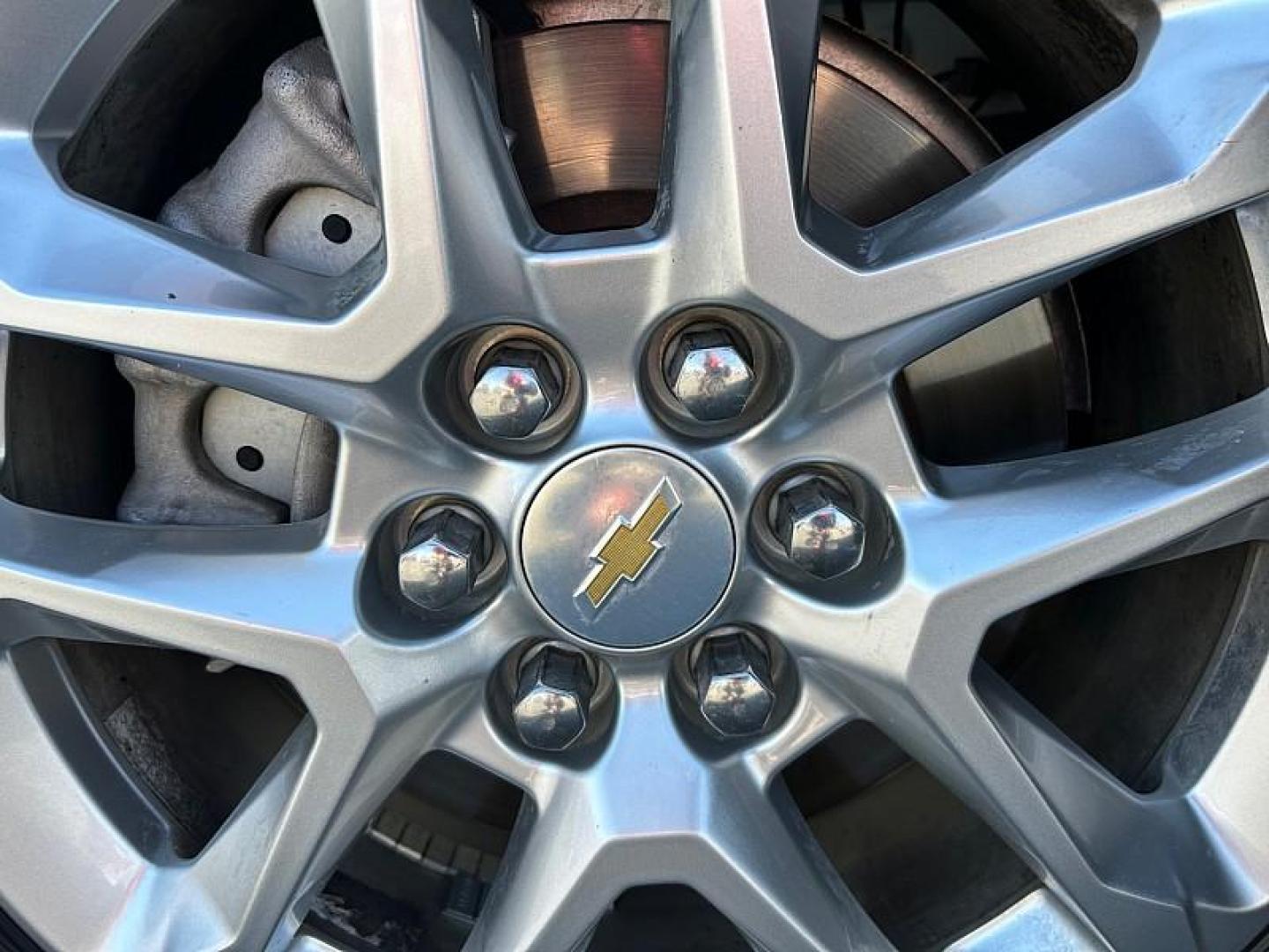 2023 WHITE Chevrolet Traverse (1GNEVFKWXPJ) with an V6 3.6 Liter engine, Automatic 9-Spd transmission, located at 412 Auto Vista Drive, Palmdale, CA, 93551, (661) 945-0620, 34.592636, -118.136681 - Photo#11