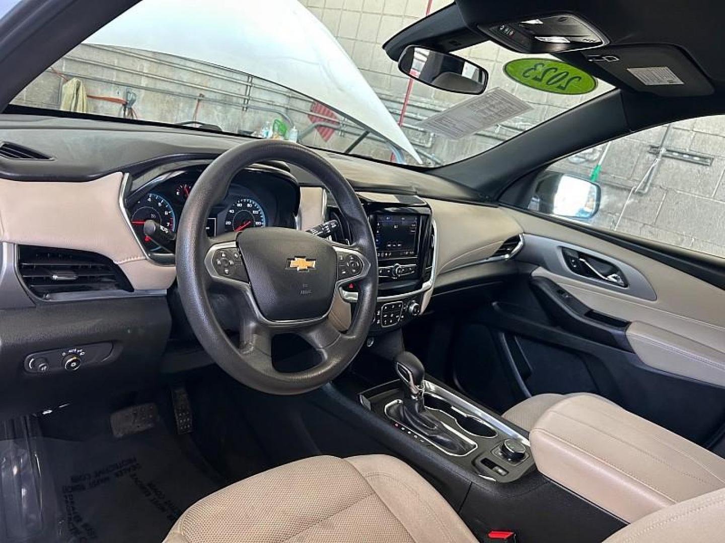 2023 WHITE Chevrolet Traverse (1GNEVFKWXPJ) with an V6 3.6 Liter engine, Automatic 9-Spd transmission, located at 412 Auto Vista Drive, Palmdale, CA, 93551, (661) 945-0620, 34.592636, -118.136681 - Photo#17