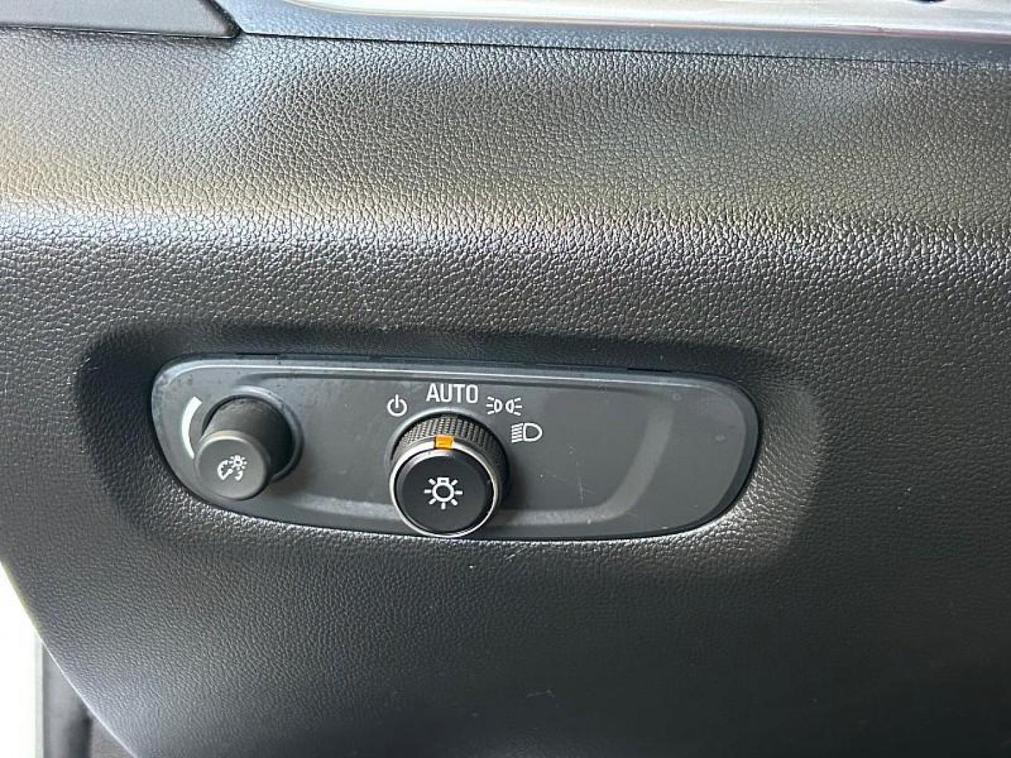 2023 WHITE Chevrolet Traverse (1GNEVFKWXPJ) with an V6 3.6 Liter engine, Automatic 9-Spd transmission, located at 412 Auto Vista Drive, Palmdale, CA, 93551, (661) 945-0620, 34.592636, -118.136681 - Photo#29