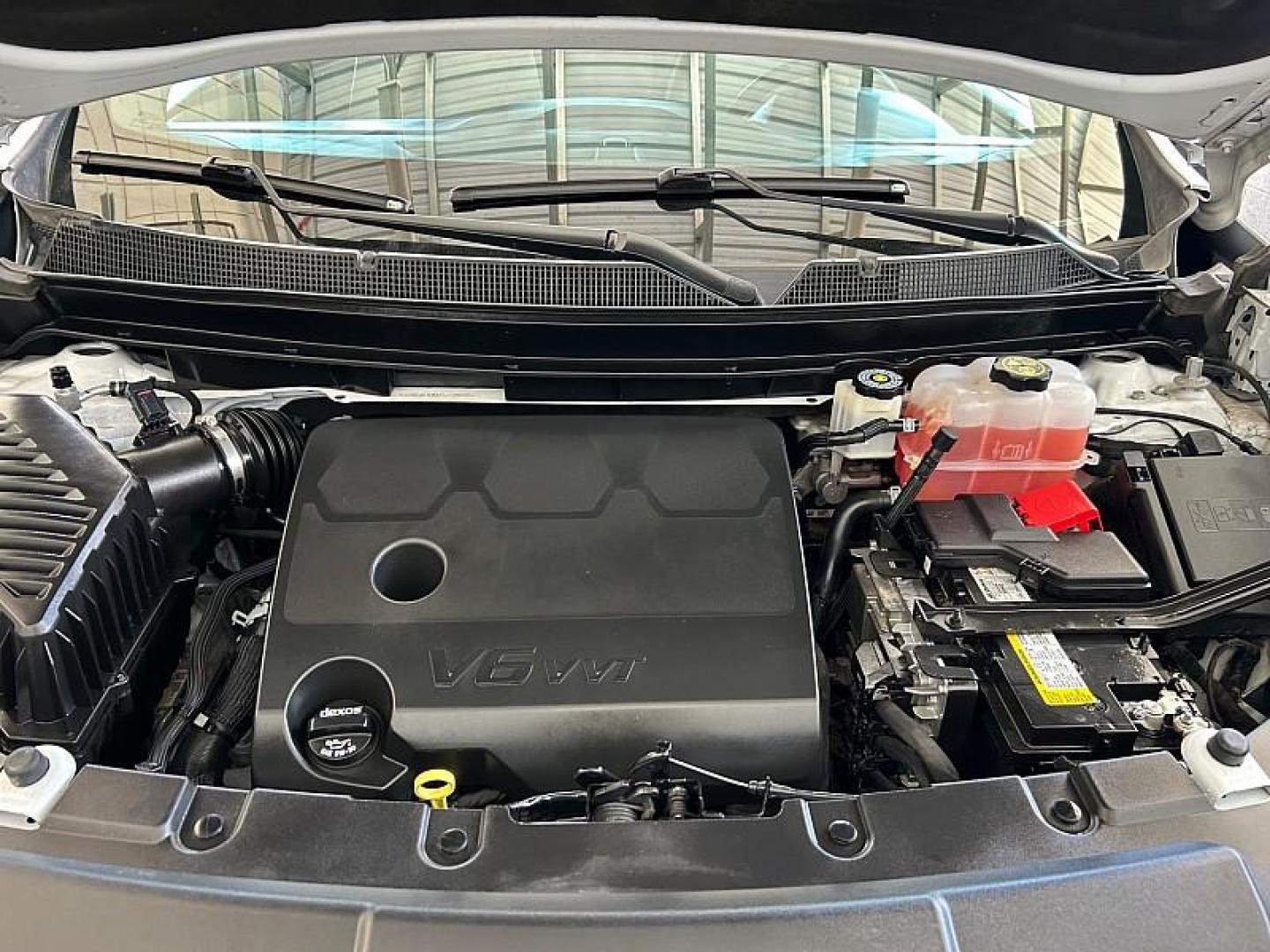 2023 WHITE Chevrolet Traverse (1GNEVFKWXPJ) with an V6 3.6 Liter engine, Automatic 9-Spd transmission, located at 412 Auto Vista Drive, Palmdale, CA, 93551, (661) 945-0620, 34.592636, -118.136681 - Photo#30