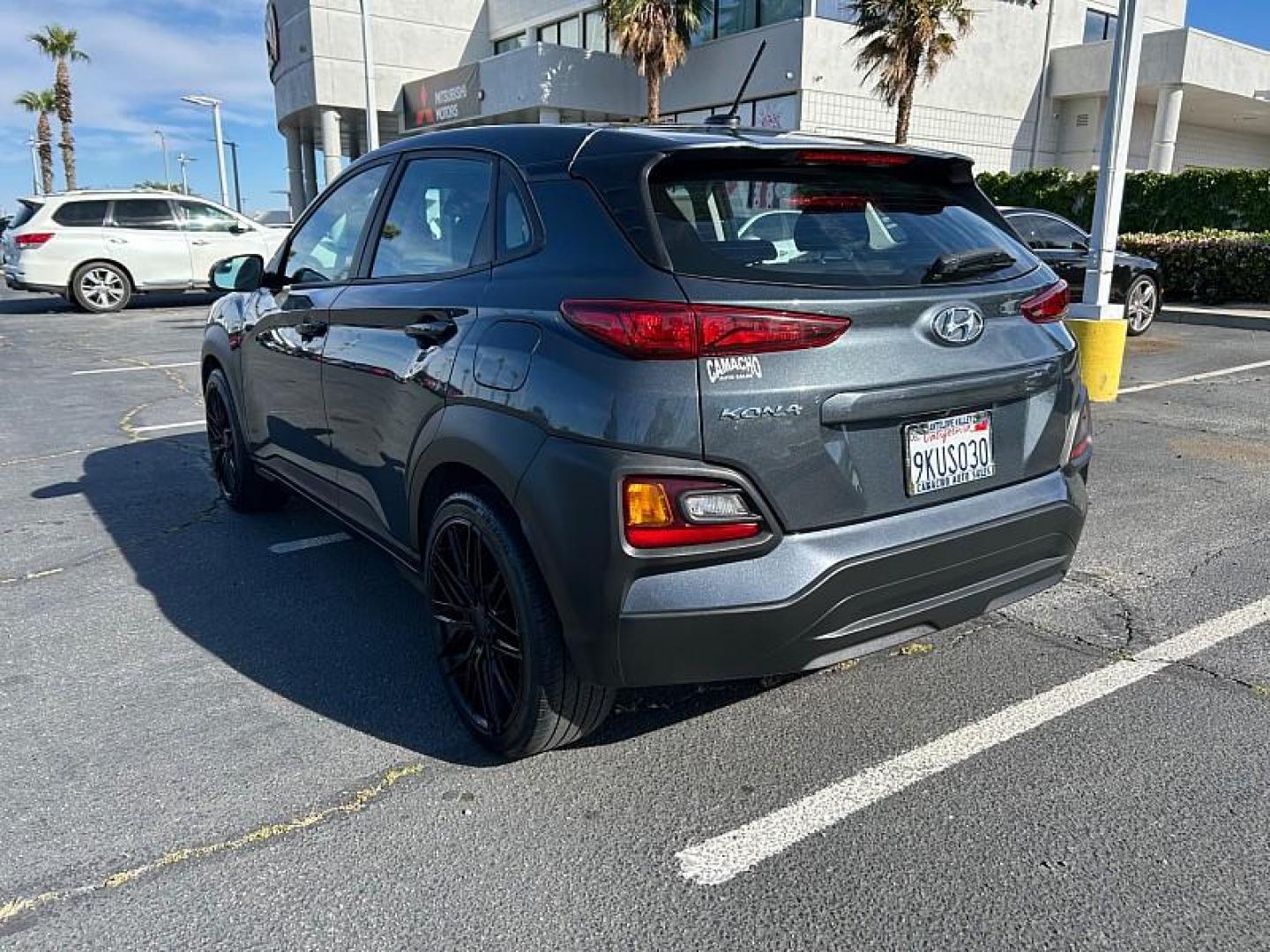 2021 GRAY Hyundai Kona (KM8K12AA7MU) with an 4-Cyl 2.0 Liter engine, Automatic 6-Spd w/Shiftronic transmission, located at 412 Auto Vista Drive, Palmdale, CA, 93551, (661) 945-0620, 34.592636, -118.136681 - Photo#8
