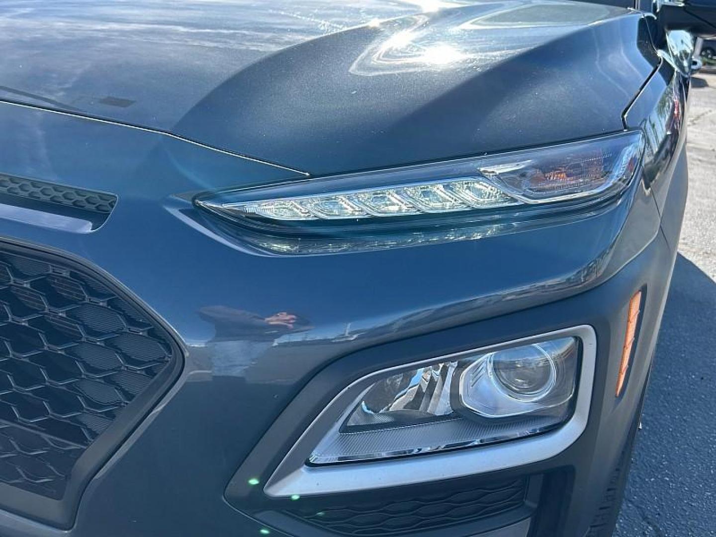 2021 GRAY Hyundai Kona (KM8K12AA7MU) with an 4-Cyl 2.0 Liter engine, Automatic 6-Spd w/Shiftronic transmission, located at 412 Auto Vista Drive, Palmdale, CA, 93551, (661) 945-0620, 34.592636, -118.136681 - Photo#9