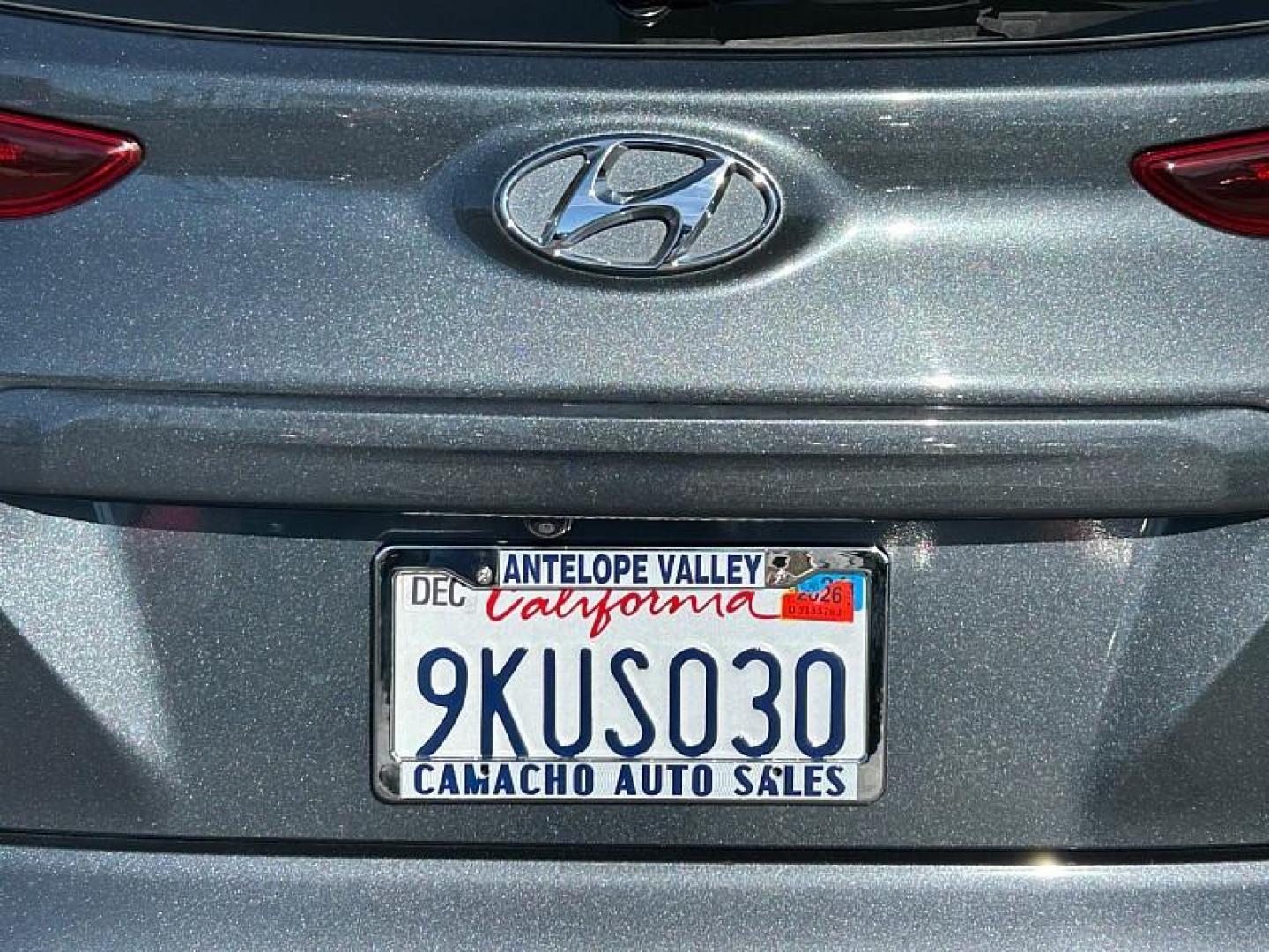 2021 GRAY Hyundai Kona (KM8K12AA7MU) with an 4-Cyl 2.0 Liter engine, Automatic 6-Spd w/Shiftronic transmission, located at 412 Auto Vista Drive, Palmdale, CA, 93551, (661) 945-0620, 34.592636, -118.136681 - Photo#10