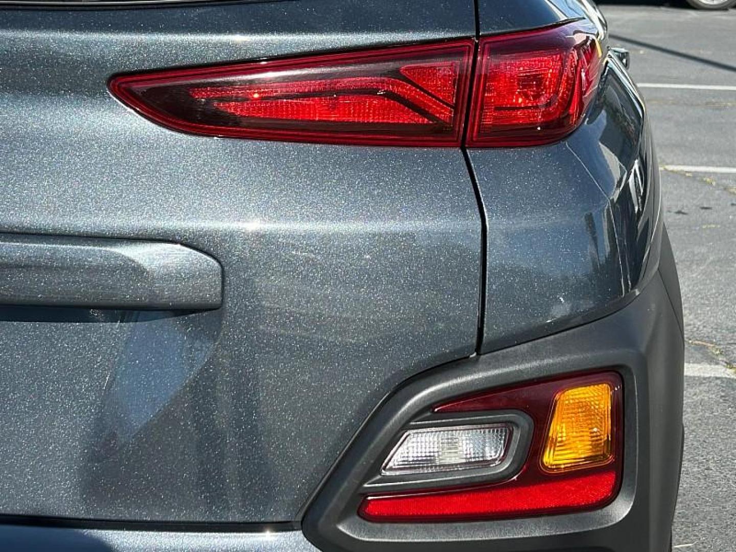 2021 GRAY Hyundai Kona (KM8K12AA7MU) with an 4-Cyl 2.0 Liter engine, Automatic 6-Spd w/Shiftronic transmission, located at 412 Auto Vista Drive, Palmdale, CA, 93551, (661) 945-0620, 34.592636, -118.136681 - Photo#11