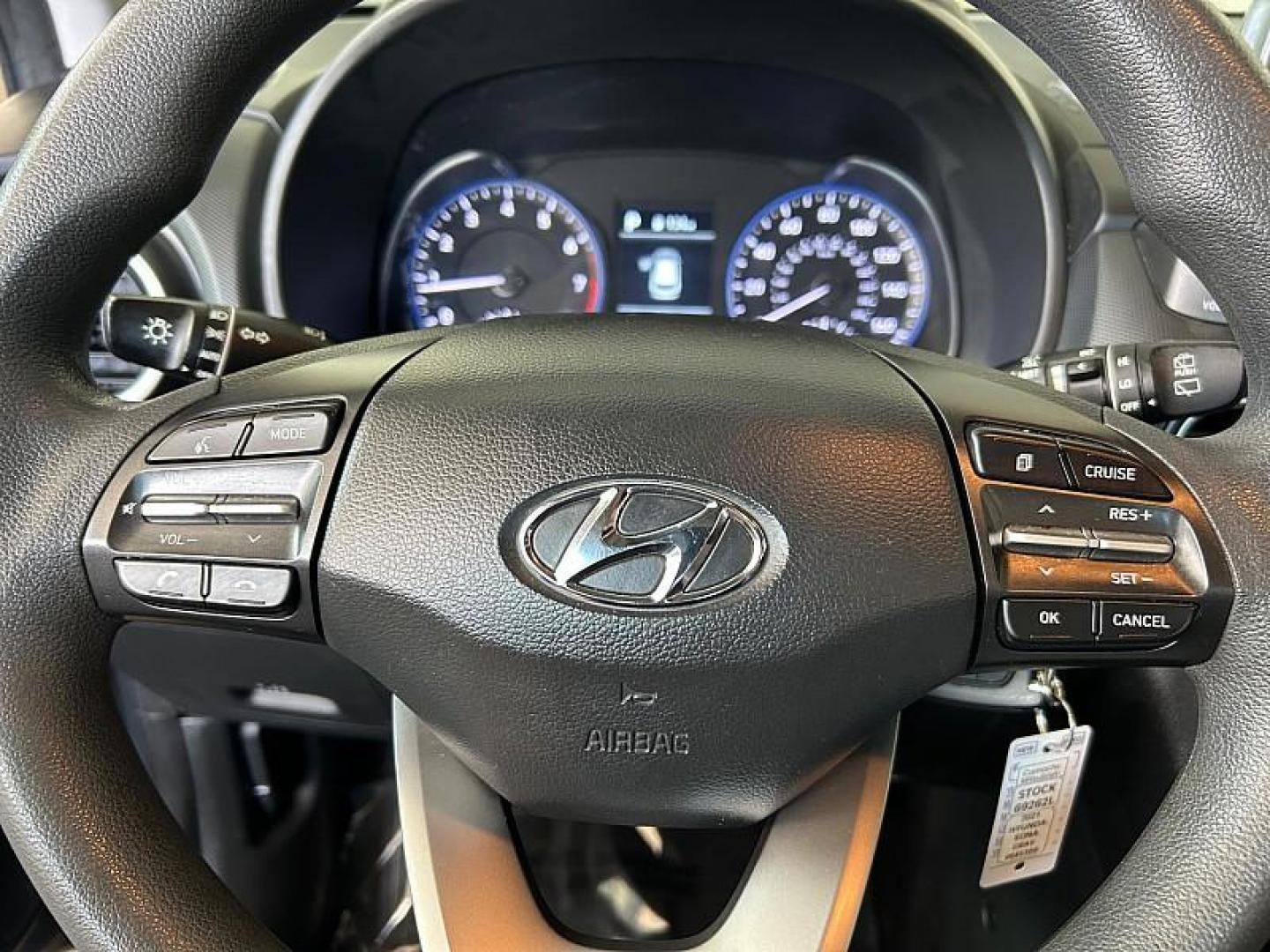 2021 GRAY Hyundai Kona (KM8K12AA7MU) with an 4-Cyl 2.0 Liter engine, Automatic 6-Spd w/Shiftronic transmission, located at 412 Auto Vista Drive, Palmdale, CA, 93551, (661) 945-0620, 34.592636, -118.136681 - Photo#20